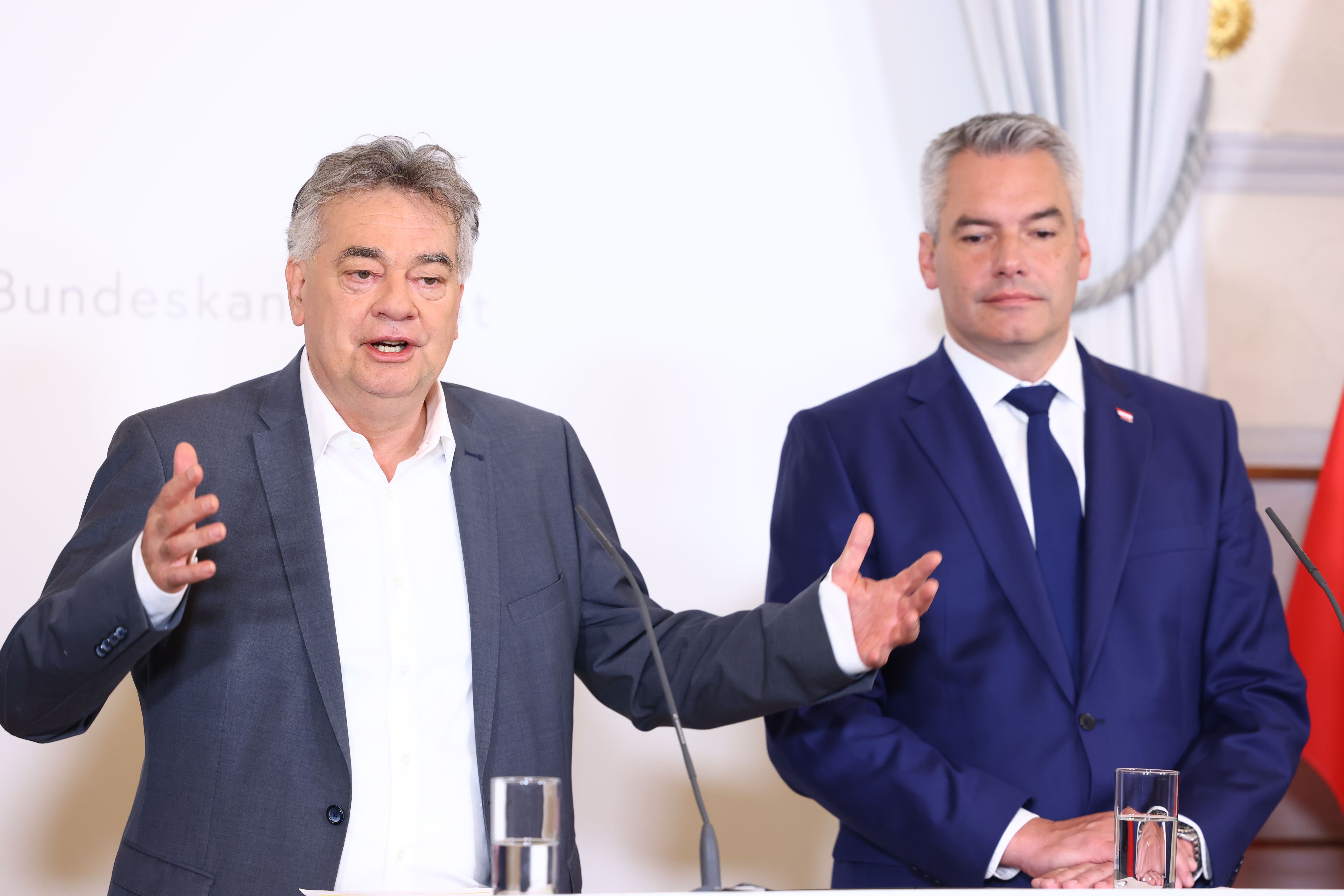 Bundeskanzler Karl Nehammer, Vizekanzler Werner Kogler: Türkis-Grün verordnet sich erneut Nulllohnrunde.