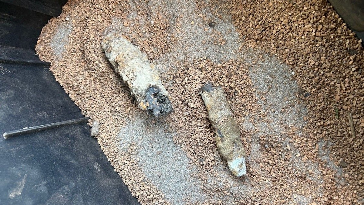  Foto zu Entminungsdienst im Einsatz – Mehrere Handgranaten bei Grabungen im 