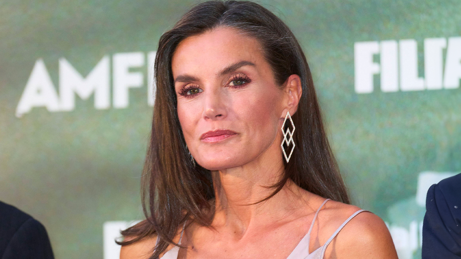 Königin Letizia zollte ihrer Schwiegermutter Respekt bei einer Preisverleihung.