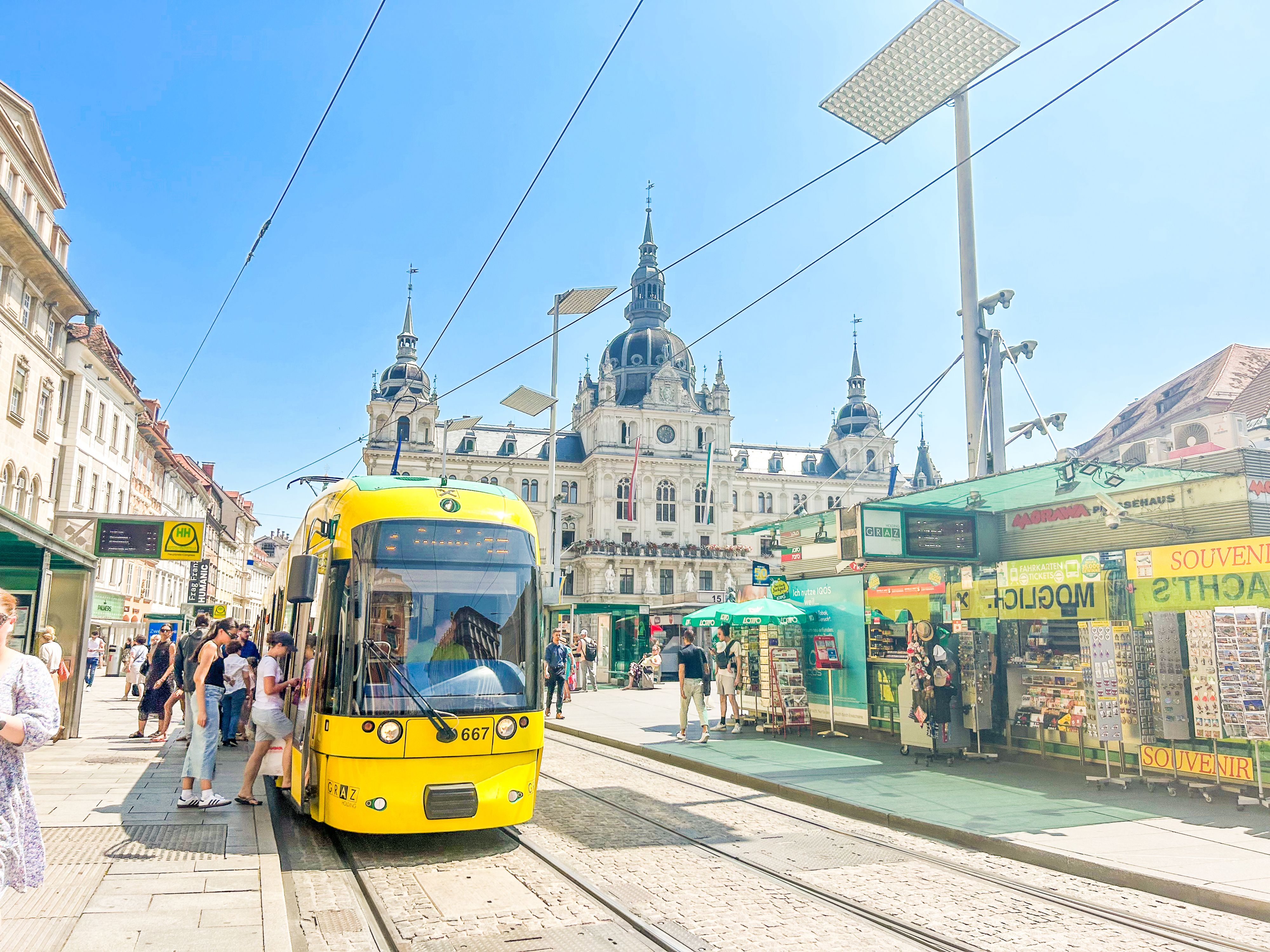 Zahlreiche Baustellen sorgen derzeit auch in Graz für ein Durcheinander im Öffi-Verkehr.
