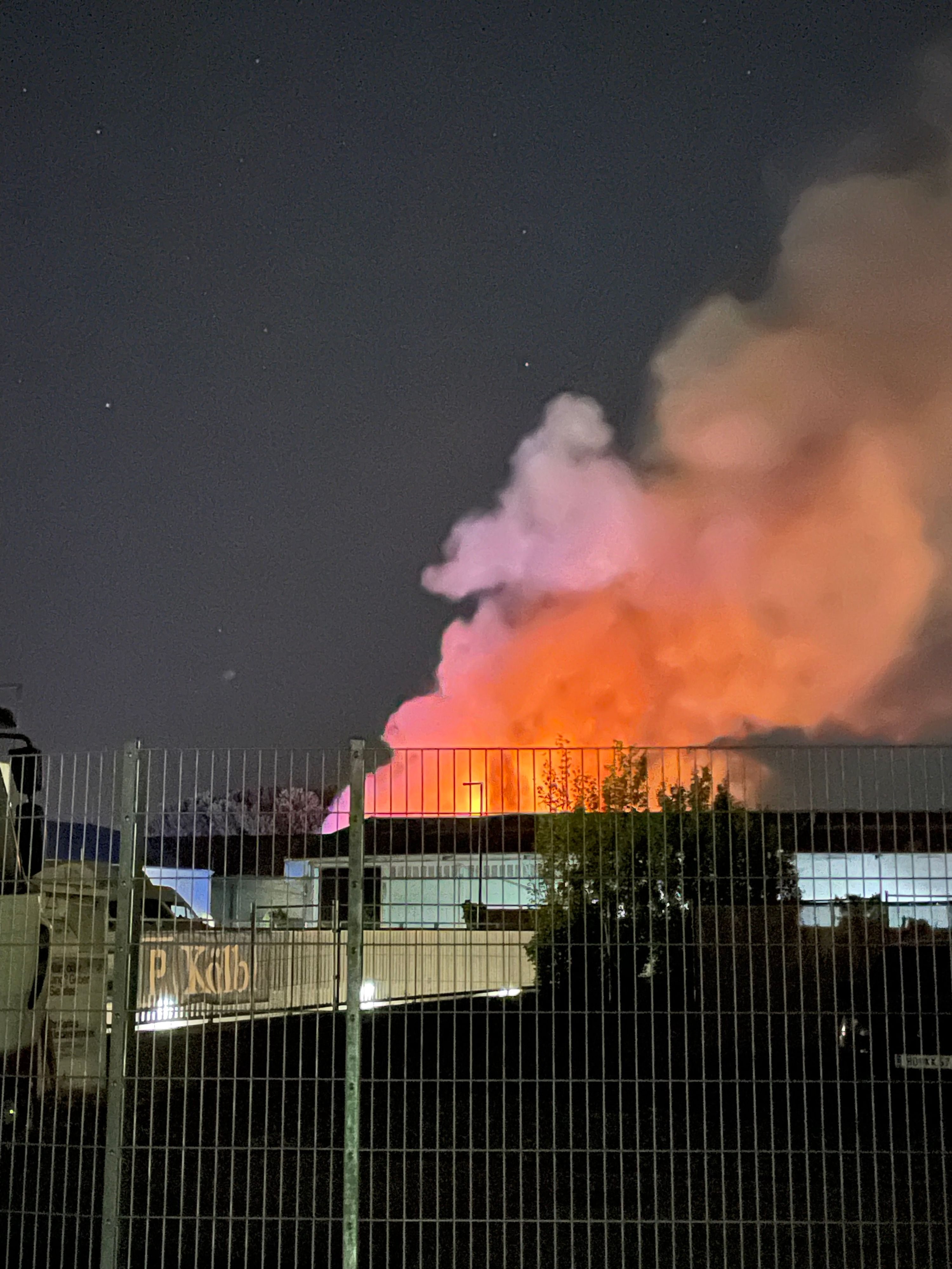 Flammen-Inferno in Wien-Floridsdorf am späten Montag.