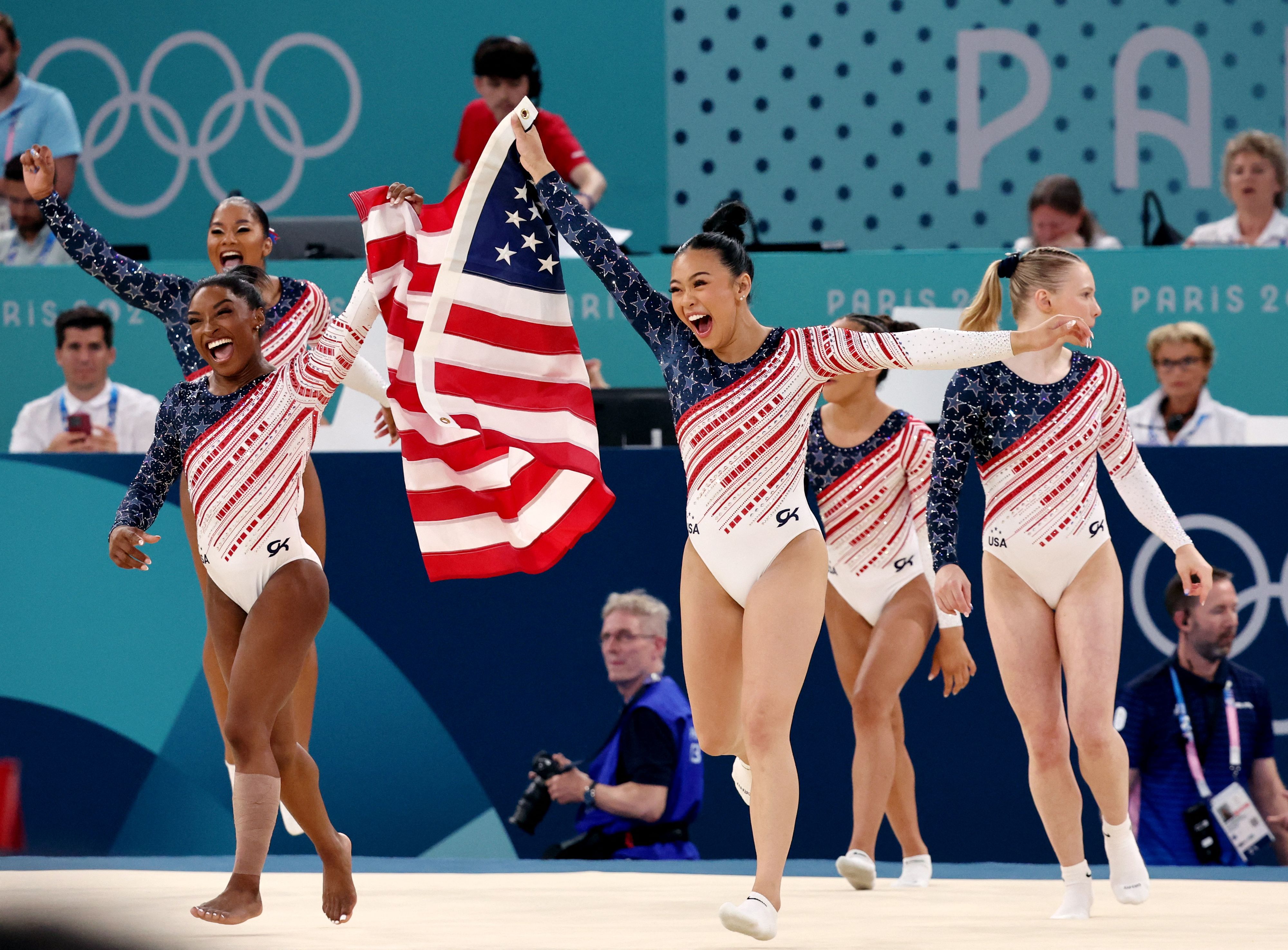 Turn-Ikone Simone Biles gewinnt mit dem US-Team die Goldmedaille. 