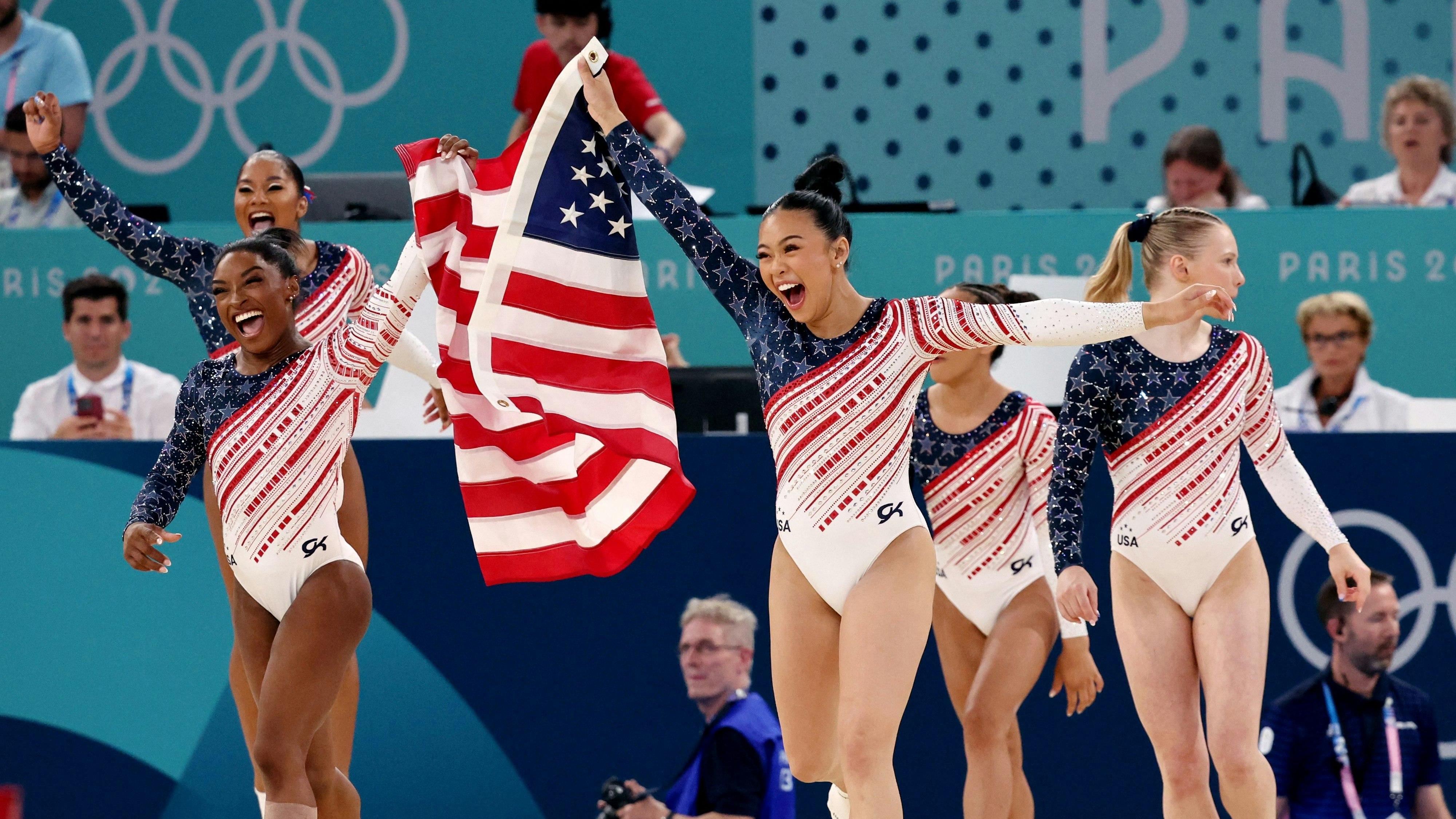 Turn-Ikone Simone Biles gewinnt mit dem US-Team die Goldmedaille. 