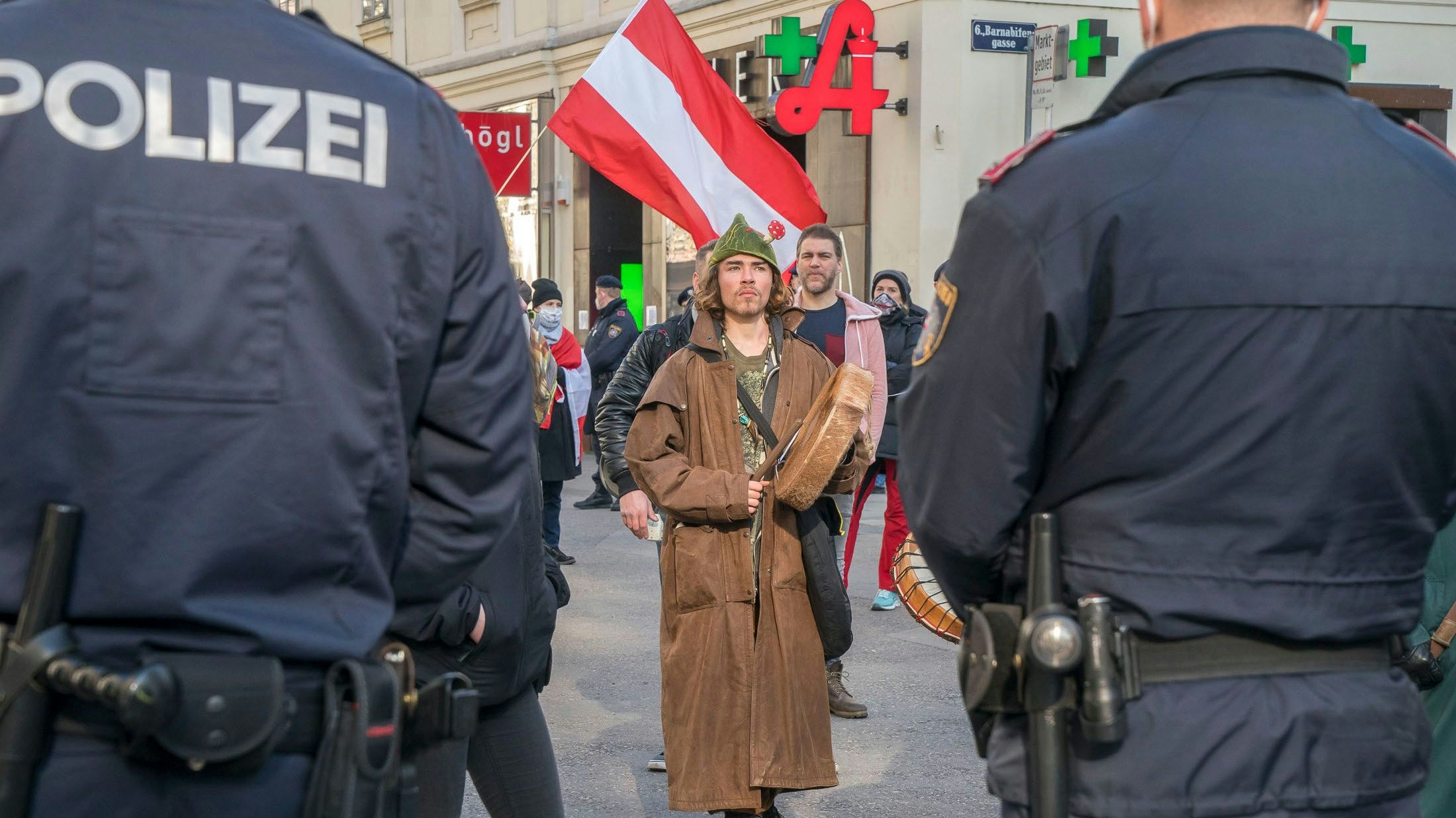 Bei den Corona-Demonstrationen herrscht wieder freie Kostümwahl