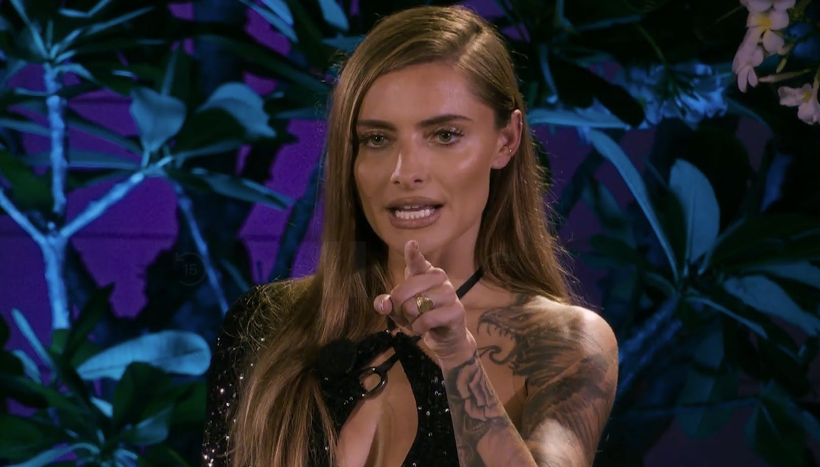 "Beine breit gemacht": Thomalla kritisiert Reality-Star