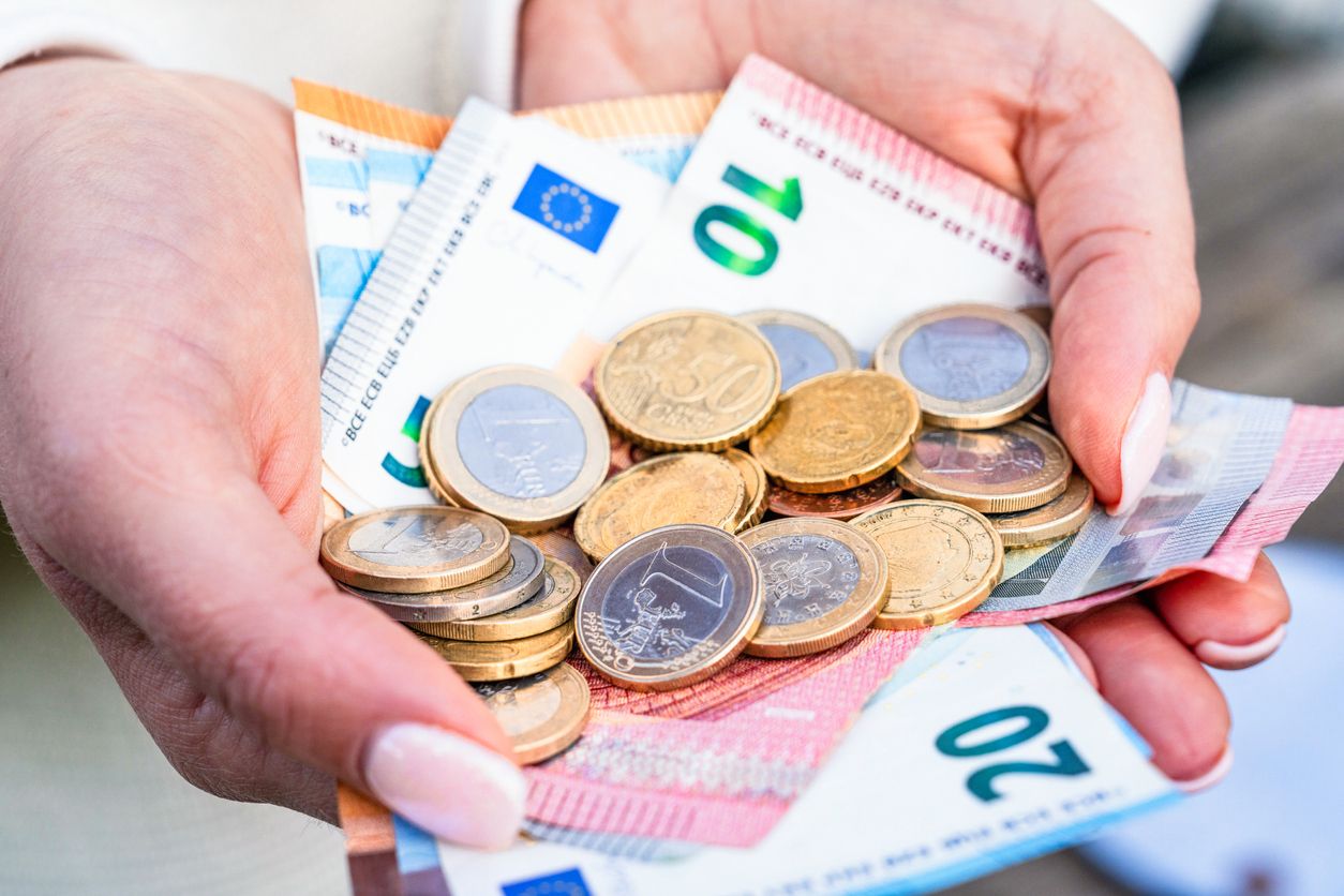 Unser Geld wird immer weniger wert, mittlerweile immerhin weniger schnell. (Symbolbild)