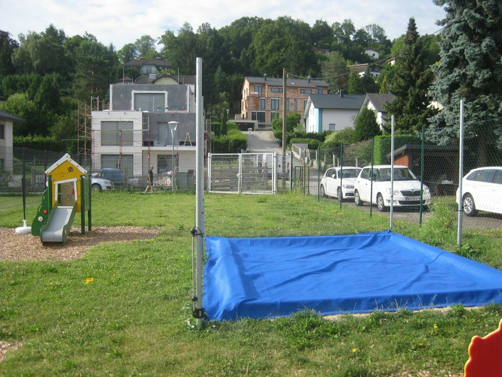 Der Außenbereich der Kinderbetreuungseinrichtung