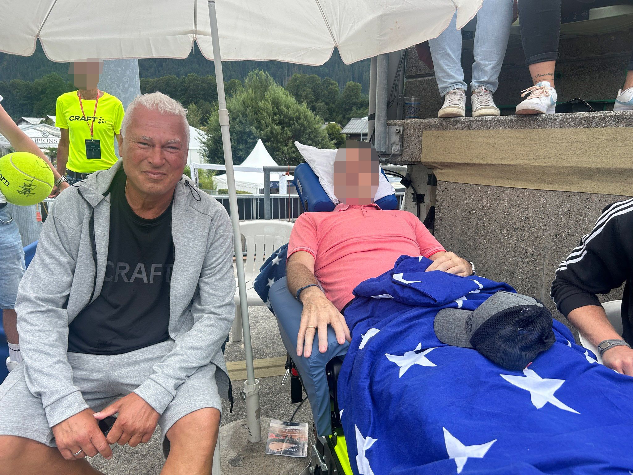 Niemand geringer als Fußball-Legende Toni Polster stattete Franz beim Generali Open einen Besuch ab.