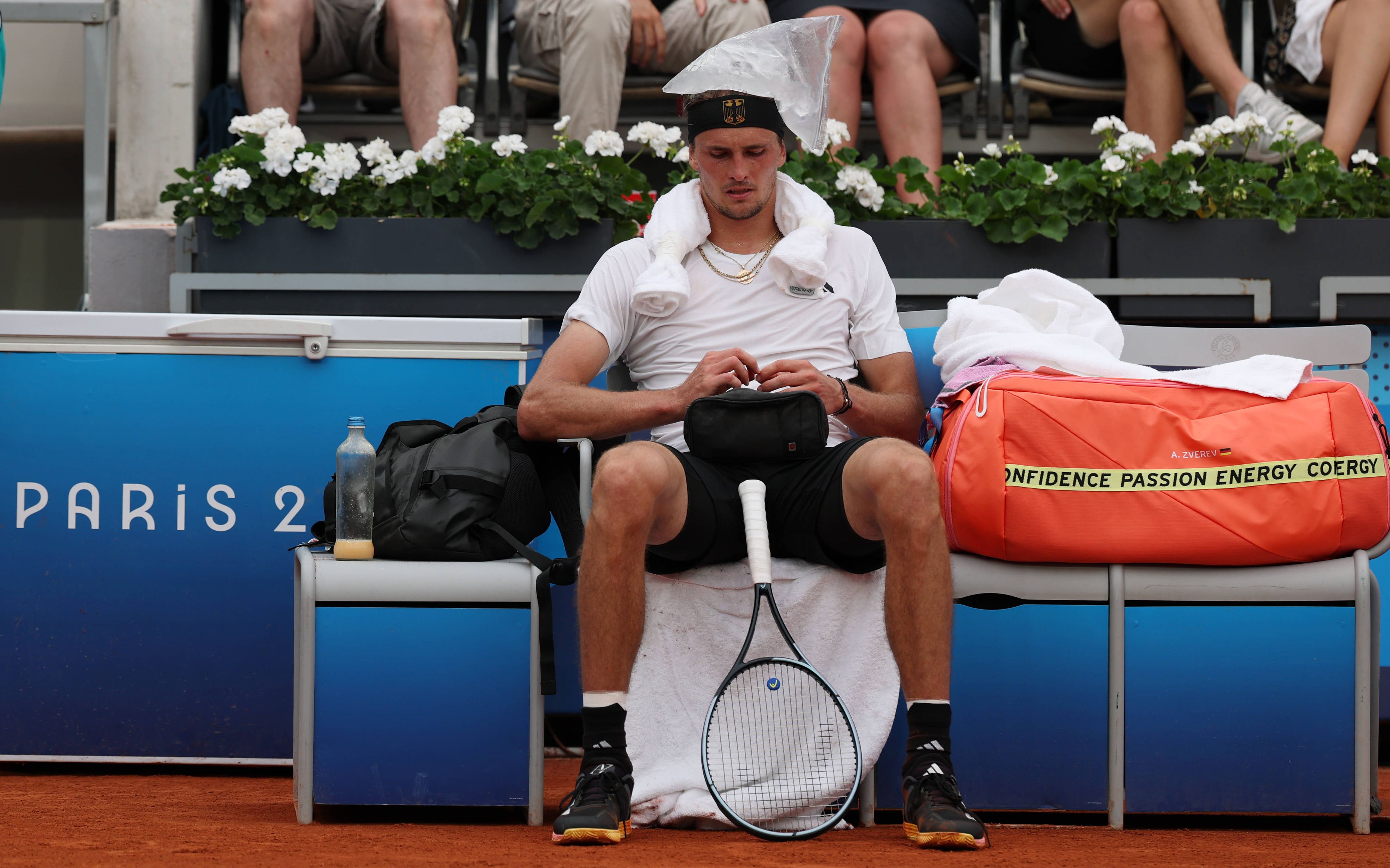 Alexander Zverev schied in Paris aus.