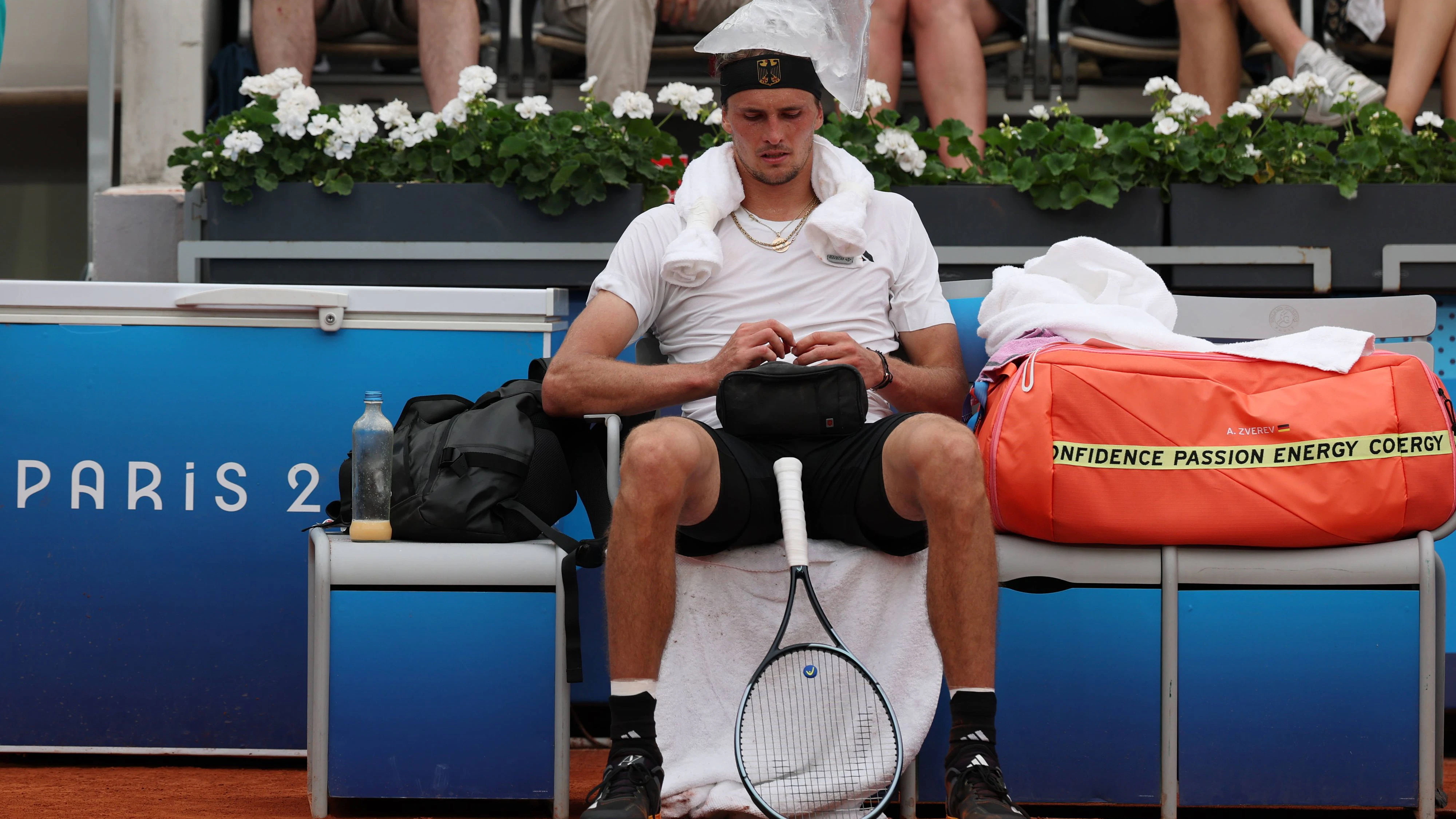 Alexander Zverev schied in Paris aus.