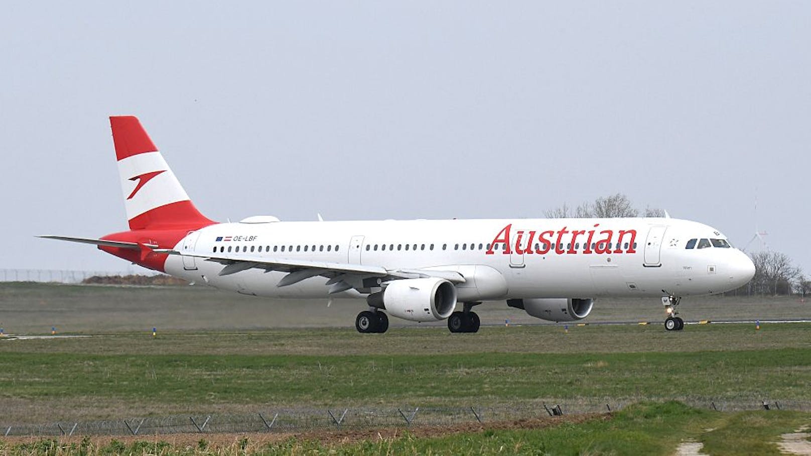 AUA-Jet muss Flug abbrechen – Chaos in Schwechat