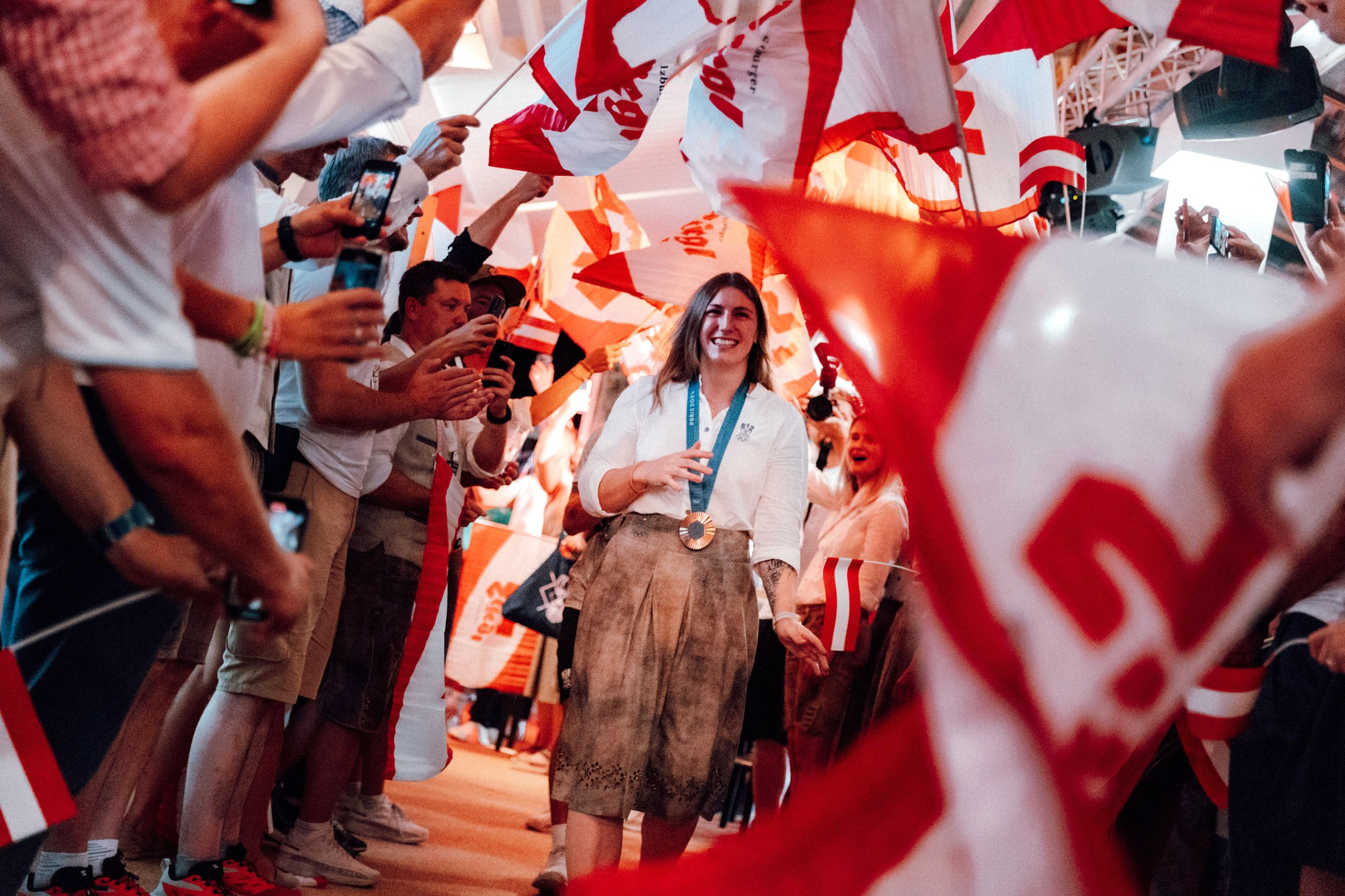 Polleres wird im Austria House empfangen.