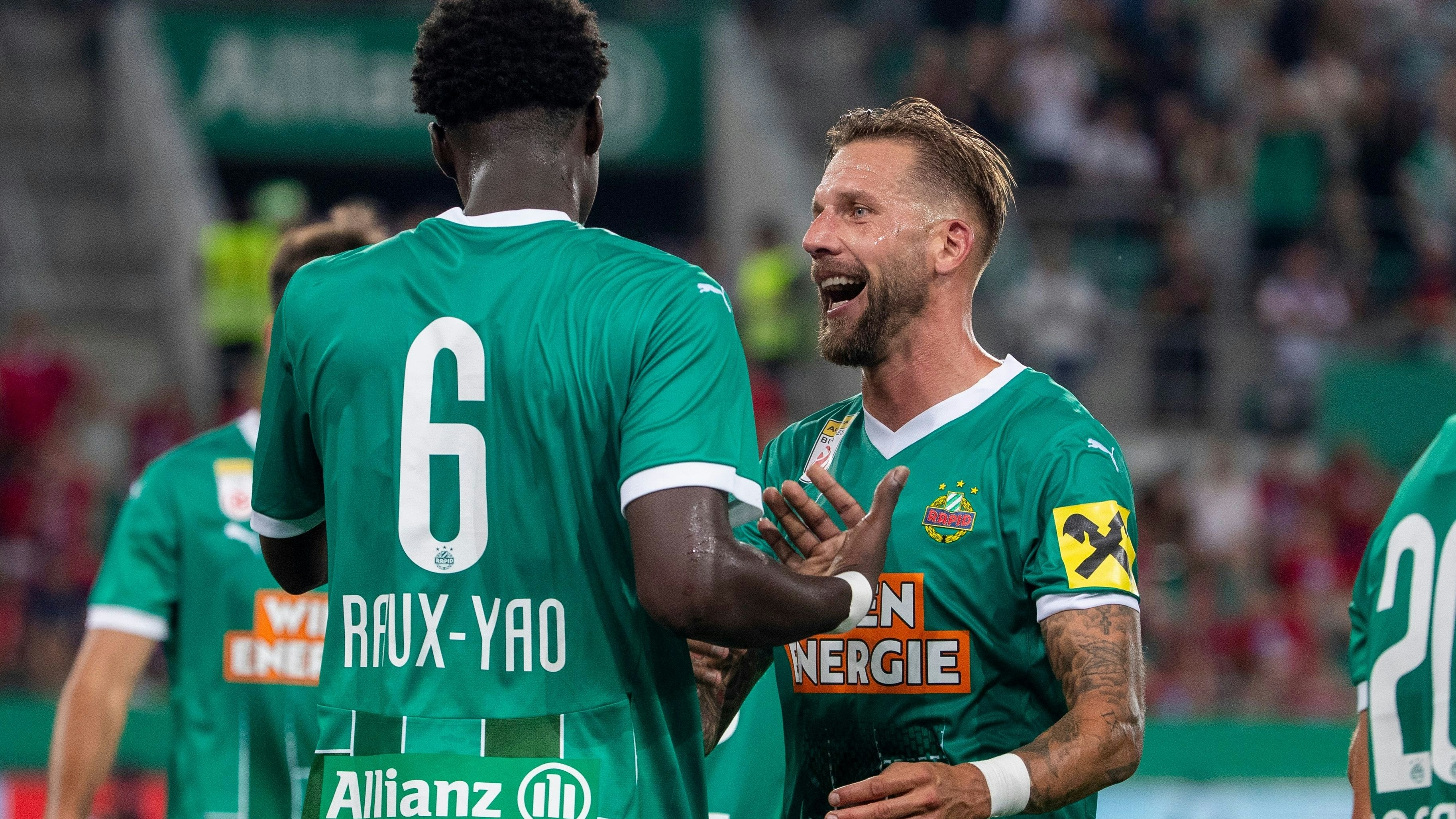 Burgstaller jubelt mit Neuzugang Raux-Yao.