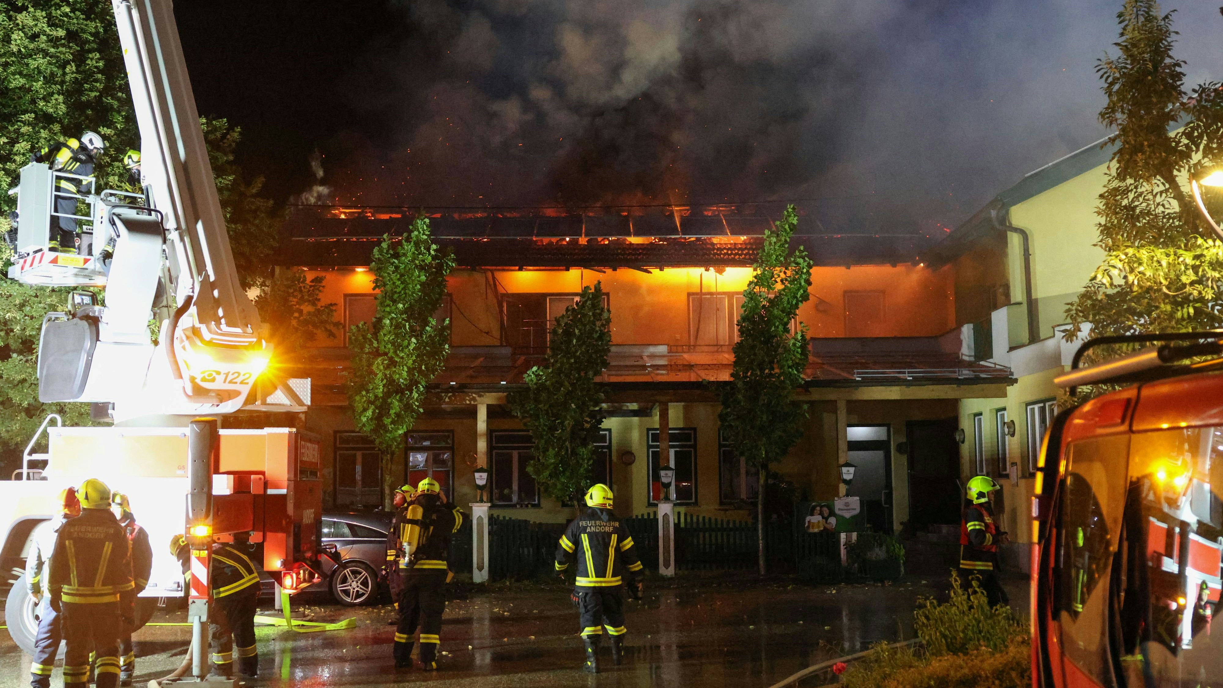 Heute.at - Alarmstufe 3 – Einsatz in der Nacht in Oberösterreich