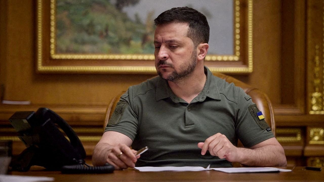 "Dazu muss das ukrainische Volk dies wünschen", so Selenski zu Gebiets-Abtretungen an Russland.