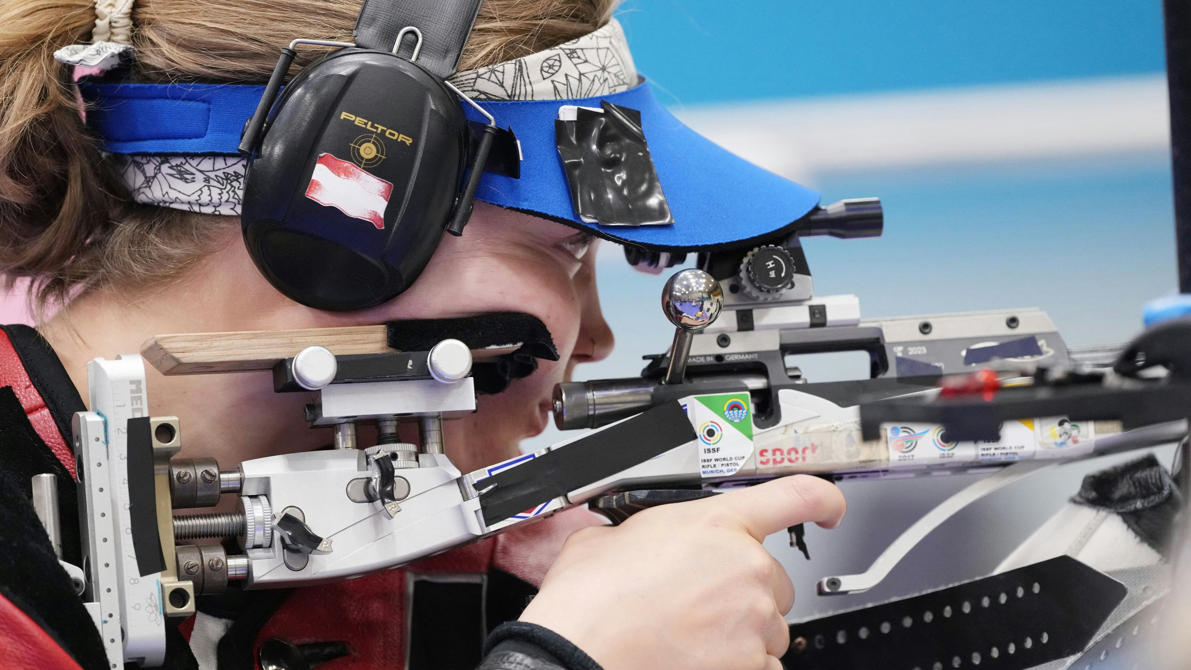 Nadine Ungerank im Kleinkaliber-Dreistellungskampf. 