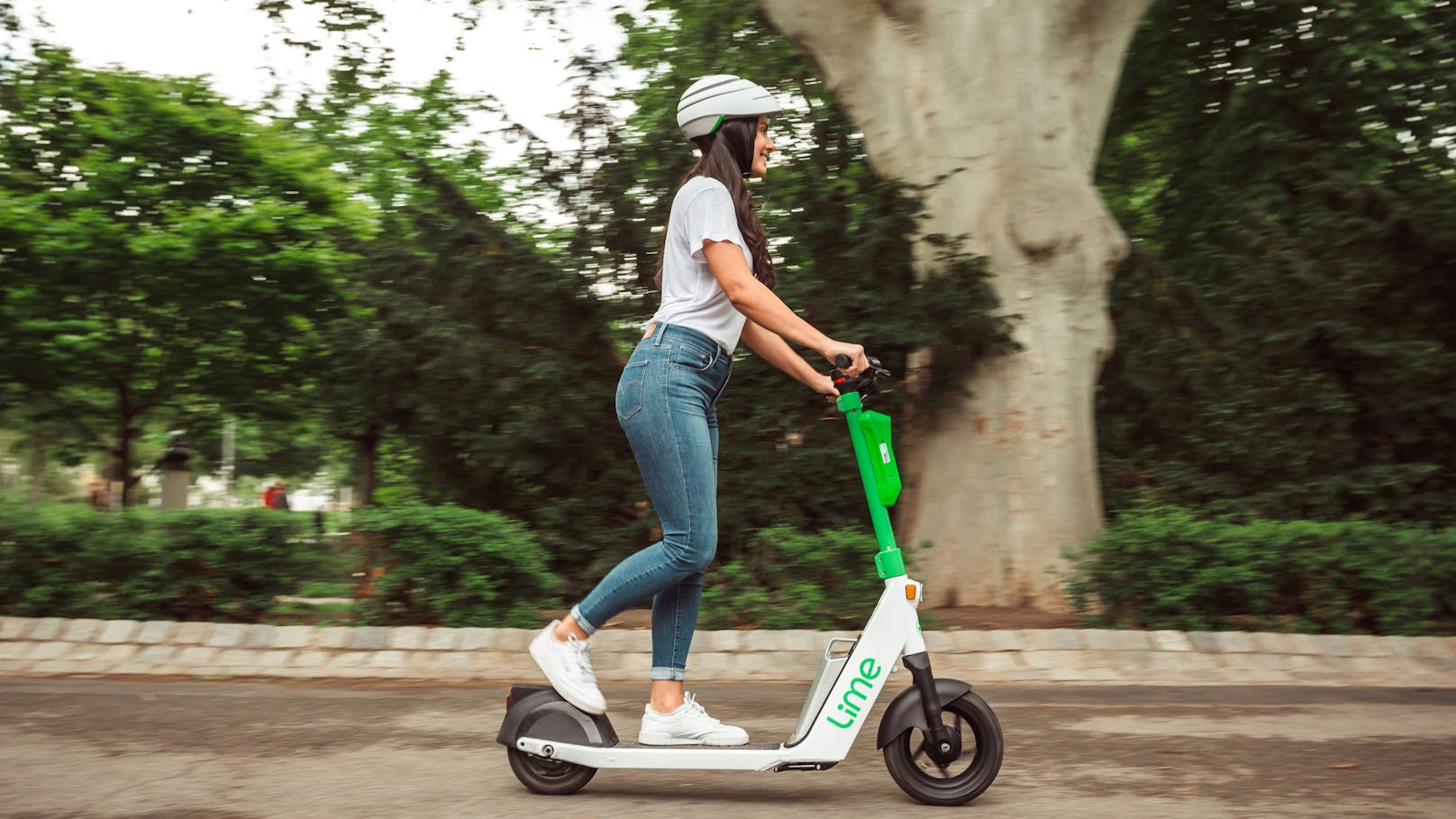 Neu in Innsbruck - Lime startet Ende Juli mit neuesten E-Scootern.