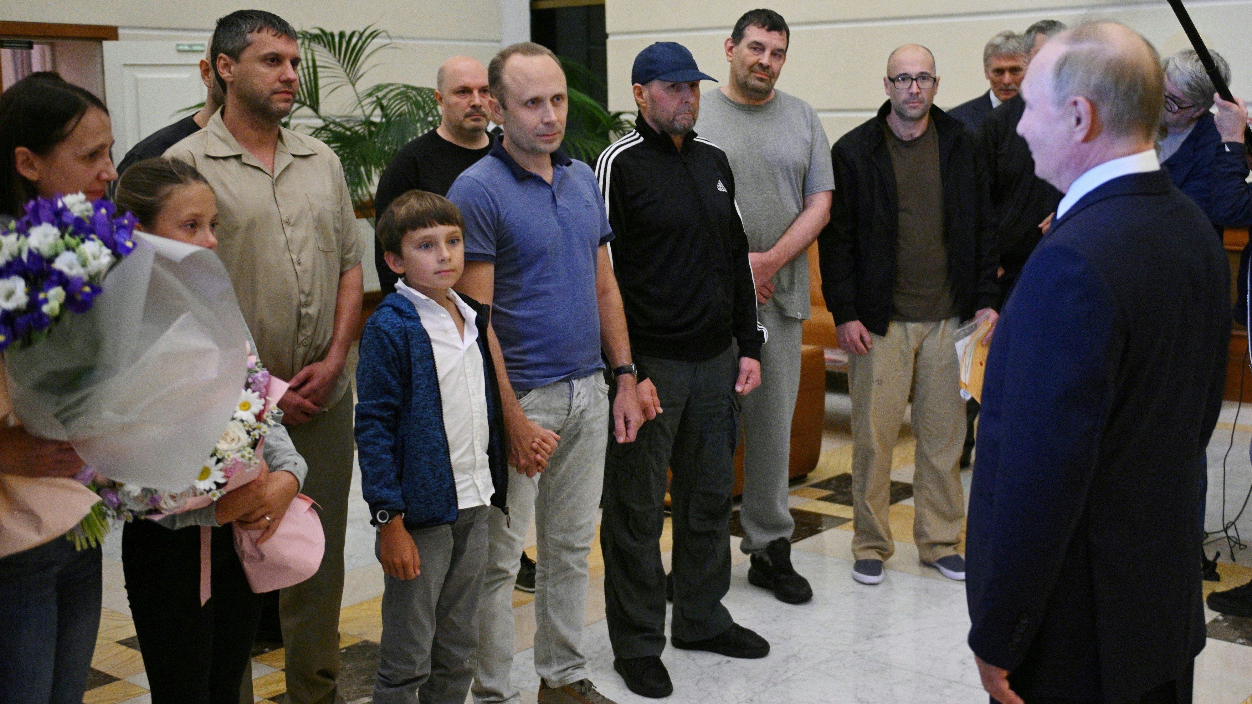 Vadim Krasikow (mit bleuer Kappe) ist ein Agent des russischen Geheimdienstes FSB.