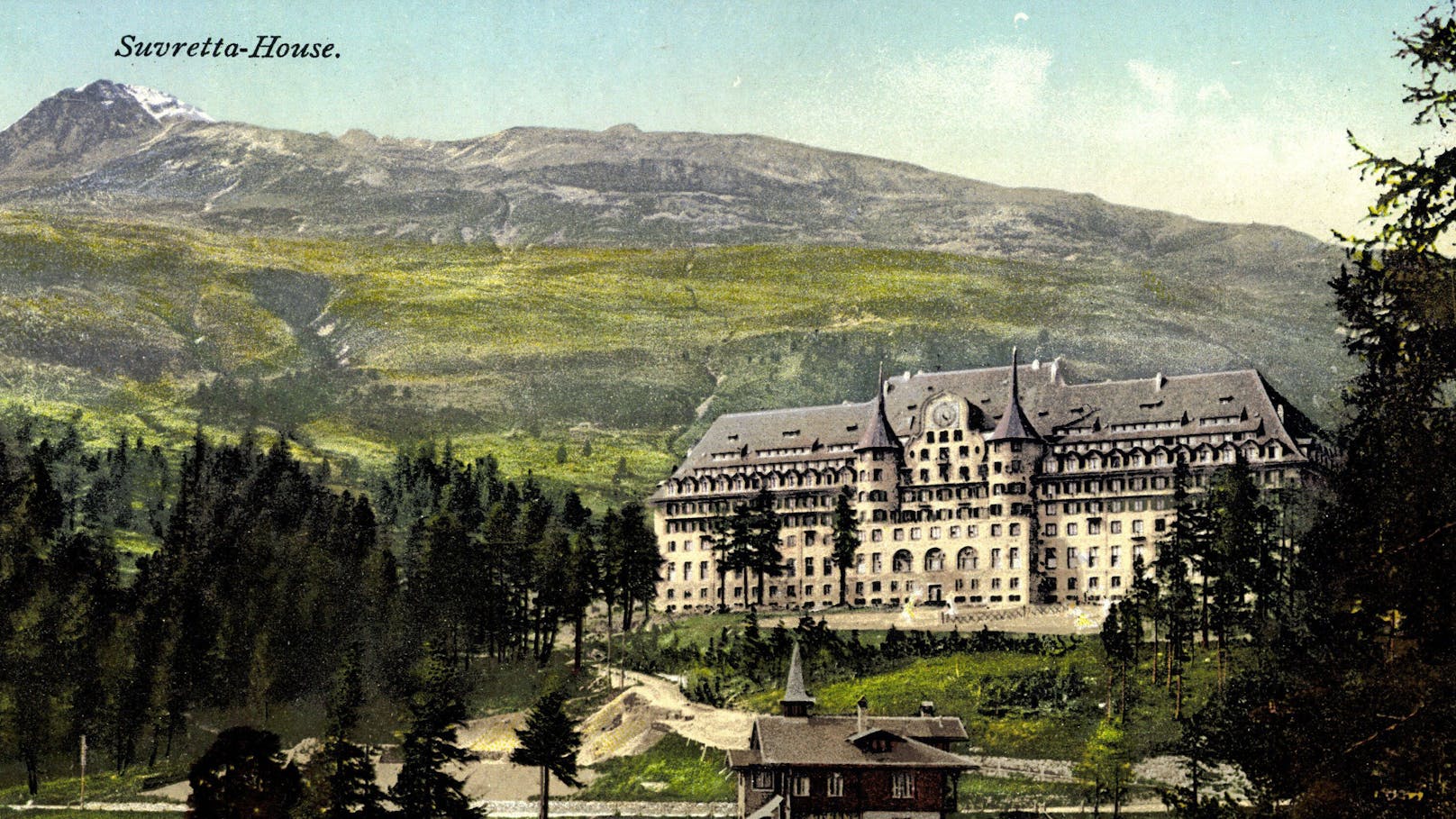 Das Suvretta House ist ein historisches Luxushotel in St. Moritz, Kanton Graubünden. Im Bild eine Ansichtskarte von 1935.