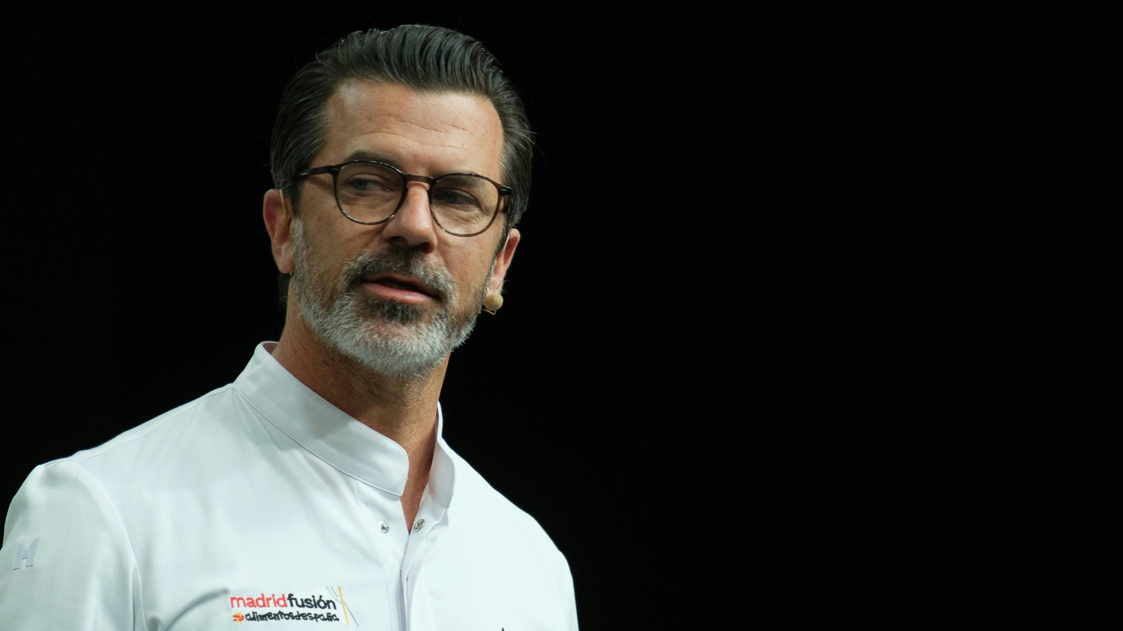 Star-Koch Andreas Caminada sorgt für Gourmet-Erlebnisse im Schloss Schauenstein.