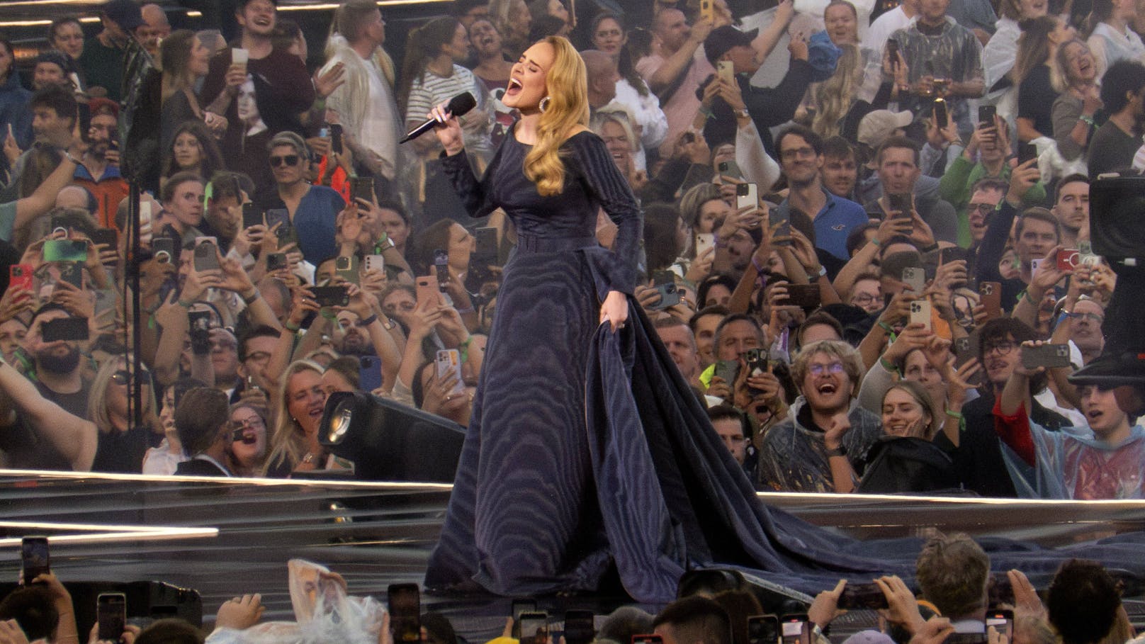 "Zu schwer" – Adele muss plötzlich München-Show stoppen