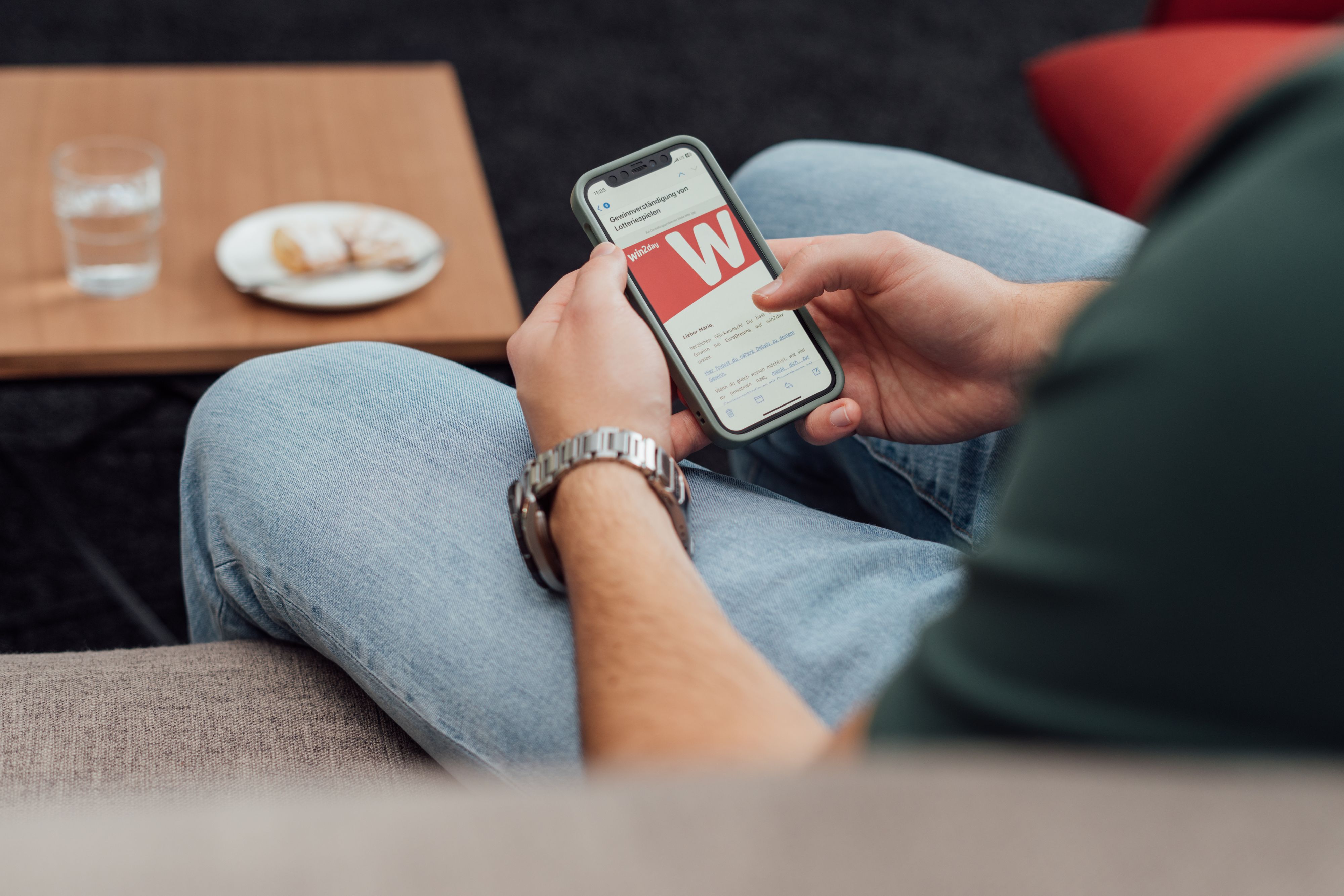 Bei der Gewinnverständigung in der App muss der oder die Glückliche wohl zweimal schauen. 
