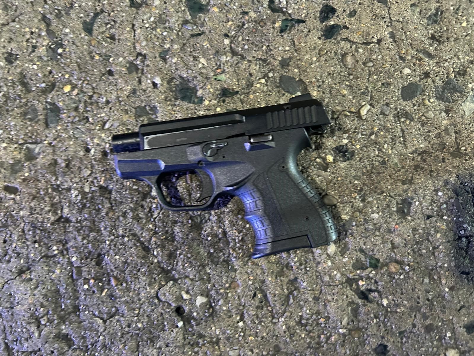 Die Waffe wurde von der Polizei sichergestellt.