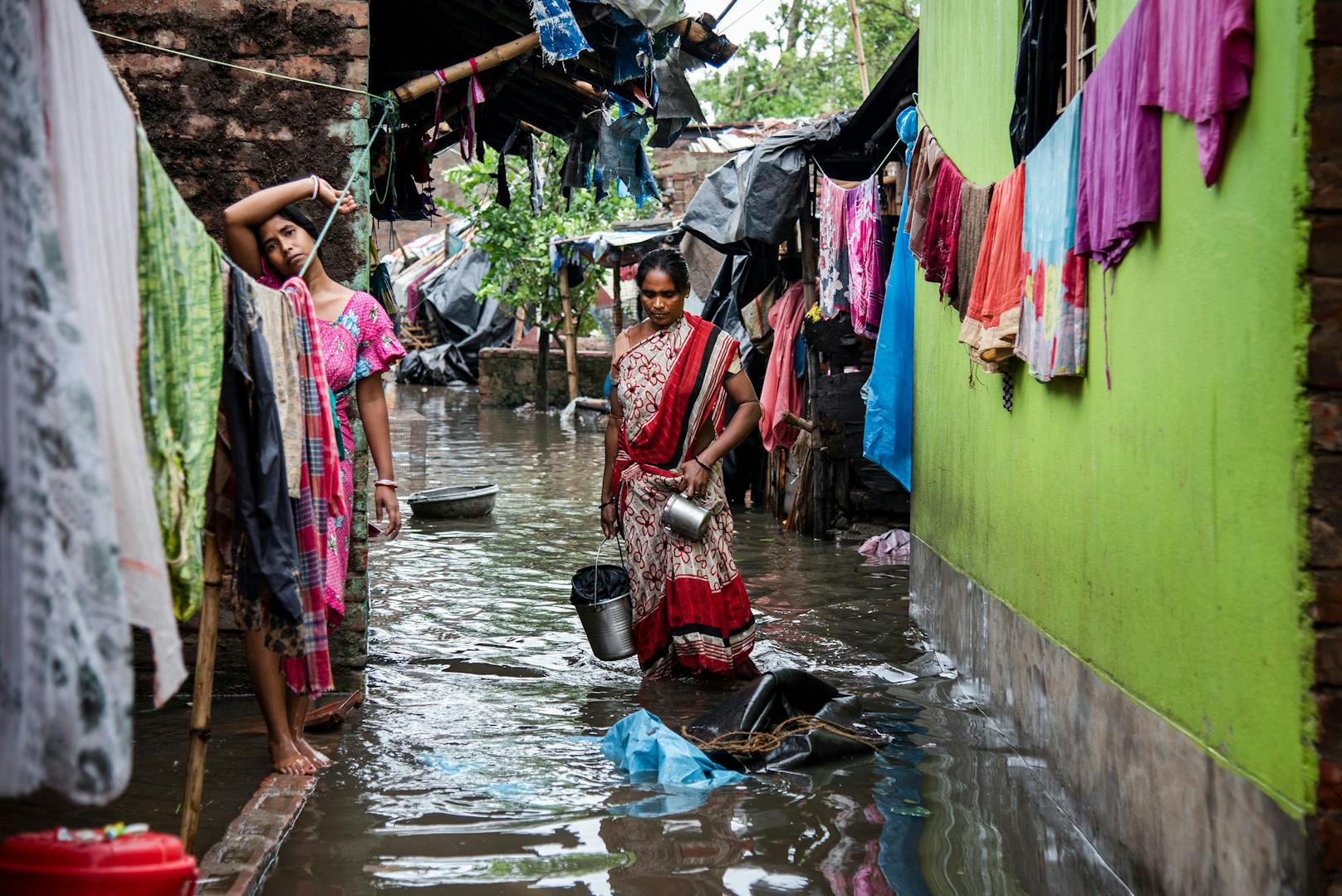 Überschwemmung nach einem Zyklon in Westbengalen (Indien)