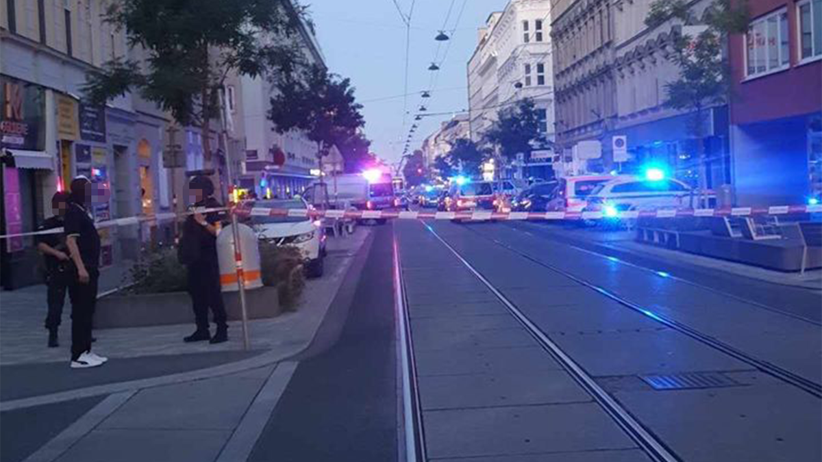 Polizeigroßeinsatz in der Thaliastraße. Am Dienstagabend wurden die Straßen abgesperrt.