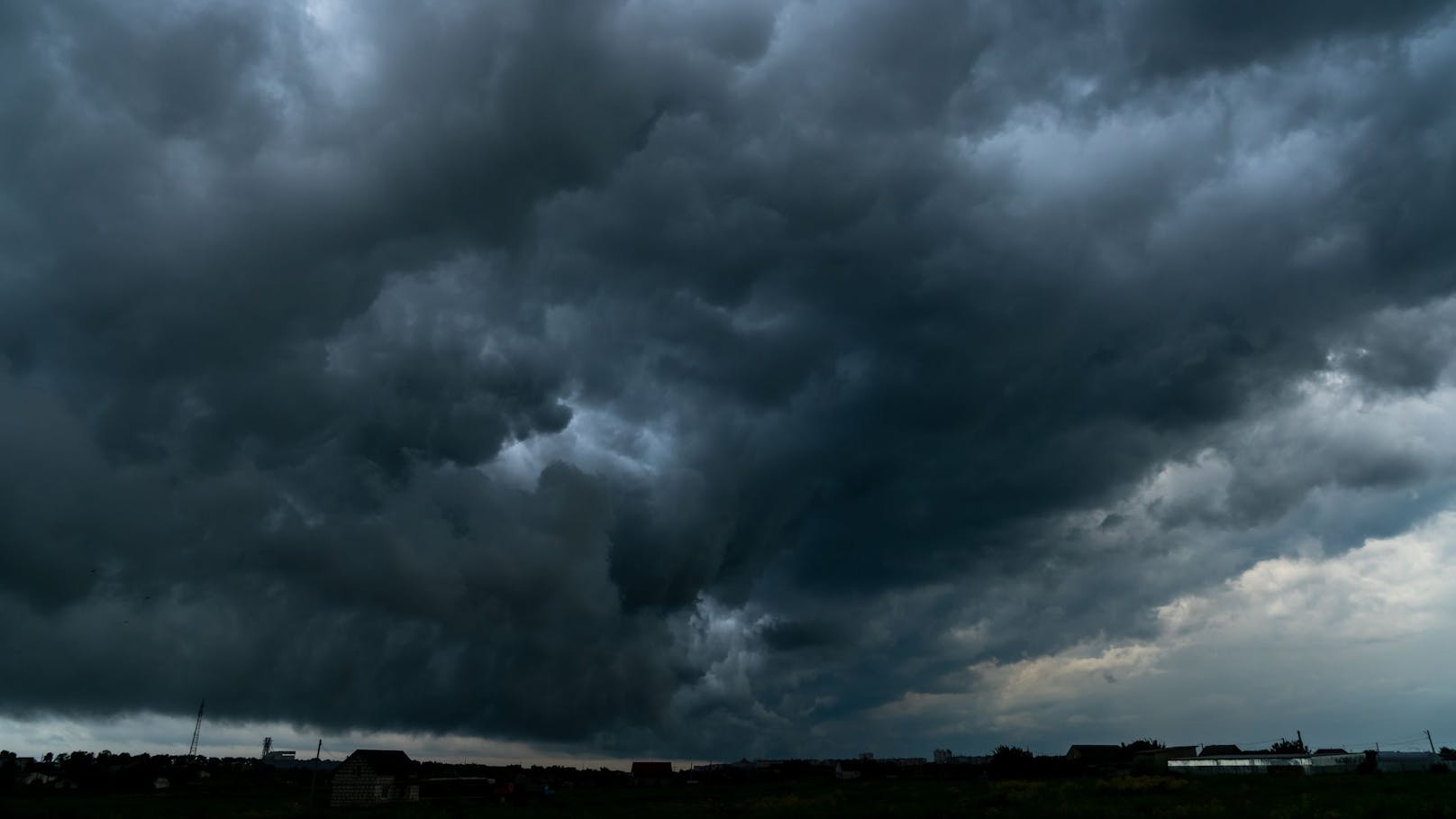 Kaltfront peitscht heftige Gewitter nach Österreich