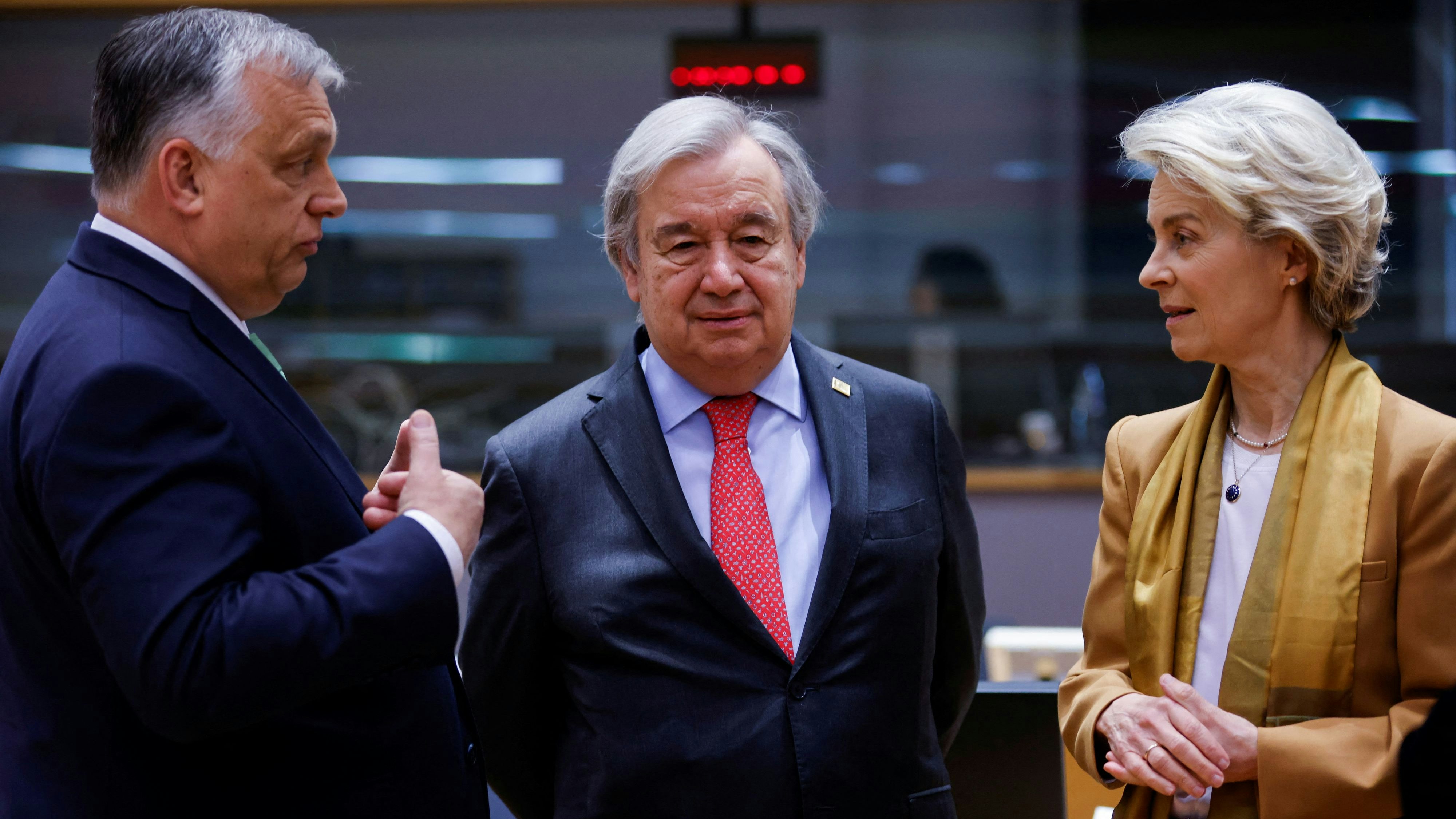 In einem Schreiben an die EU-Kommission fordern Parlamentarier den Ausschluss Ungarns aus dem Schengen-Raum.