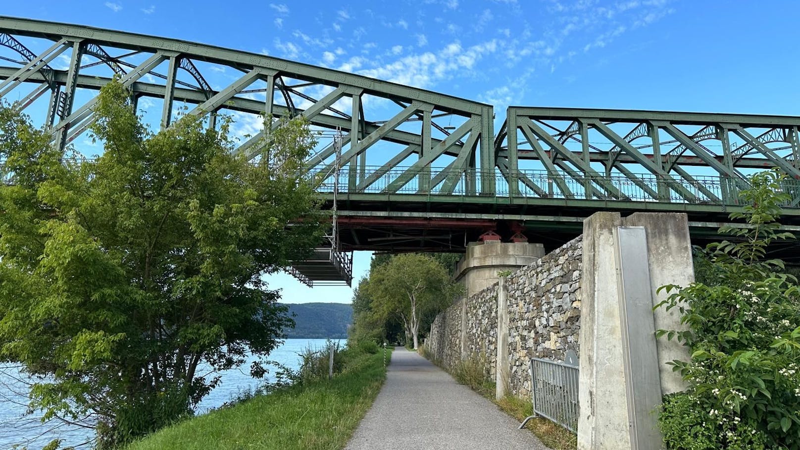 Die Donaubrücke zwischen Krems und Mautern muss dringend saniert werden