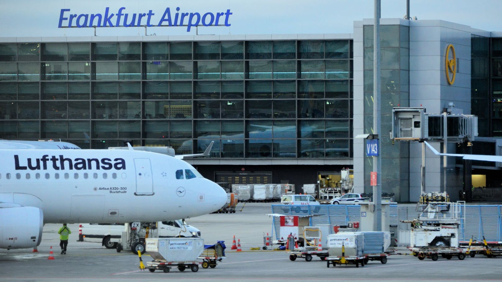 Paar strandet auf Flughafen, Firma will nicht zahlen