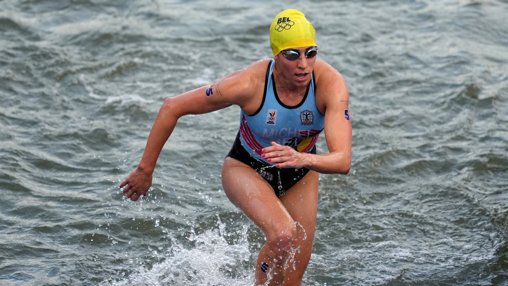 "Es stinkt!" Athleten nach Seine-Schwimmen im Spital