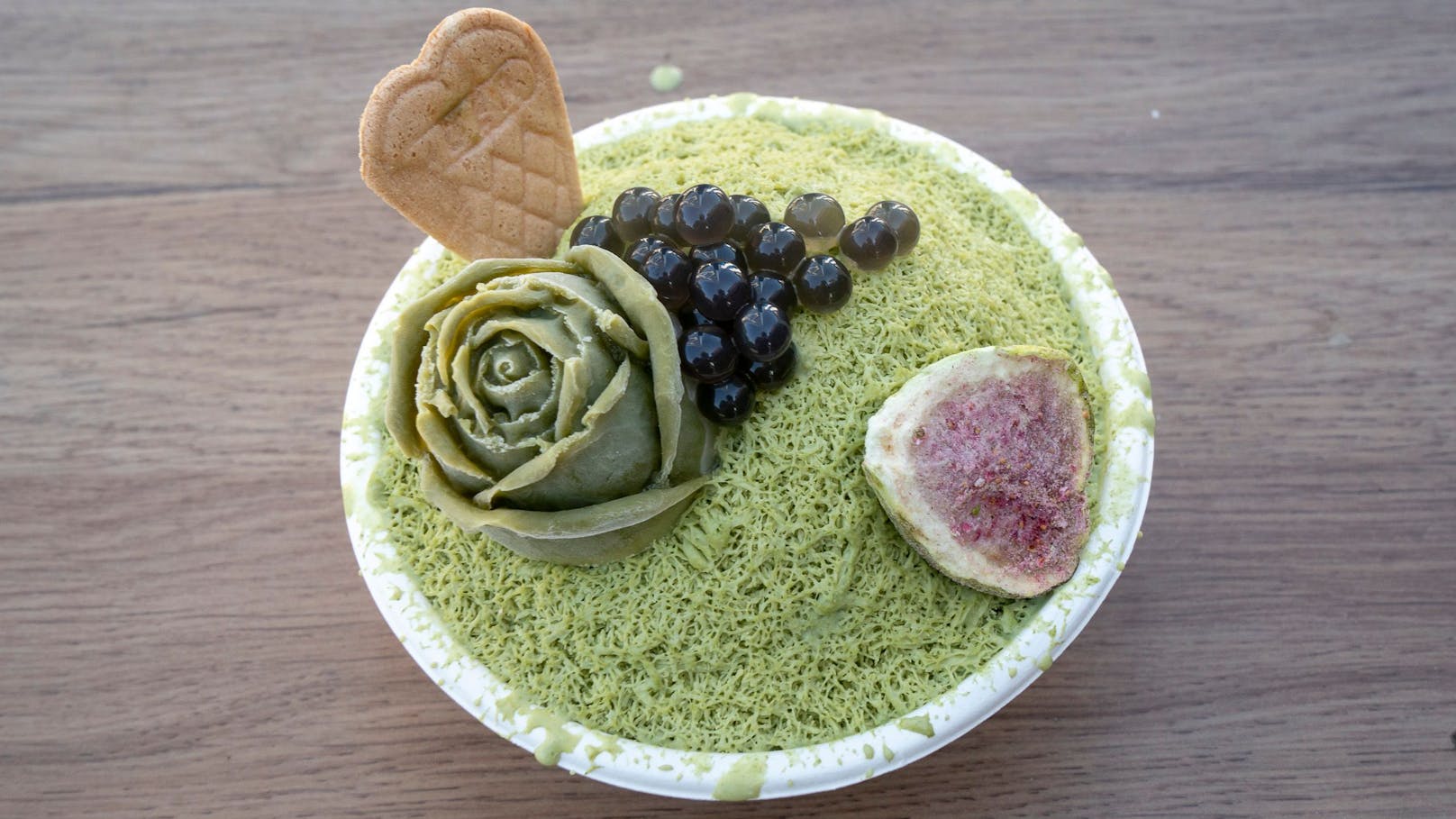 Das Bingsu-Eis in der Sorte Matcha.