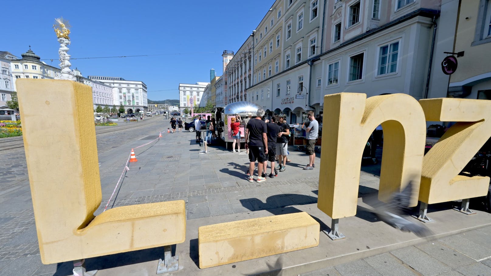 Am Mittwoch starteten am Linzer Hauptplatz die Dreharbeiten zur vierten Staffel von "SOKO Linz".