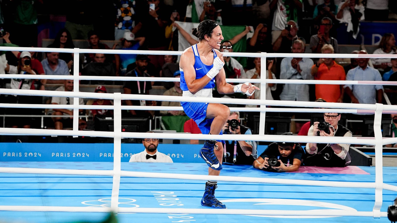 "Männliche" Boxerin im Finale, sie tanzt beim Jubel