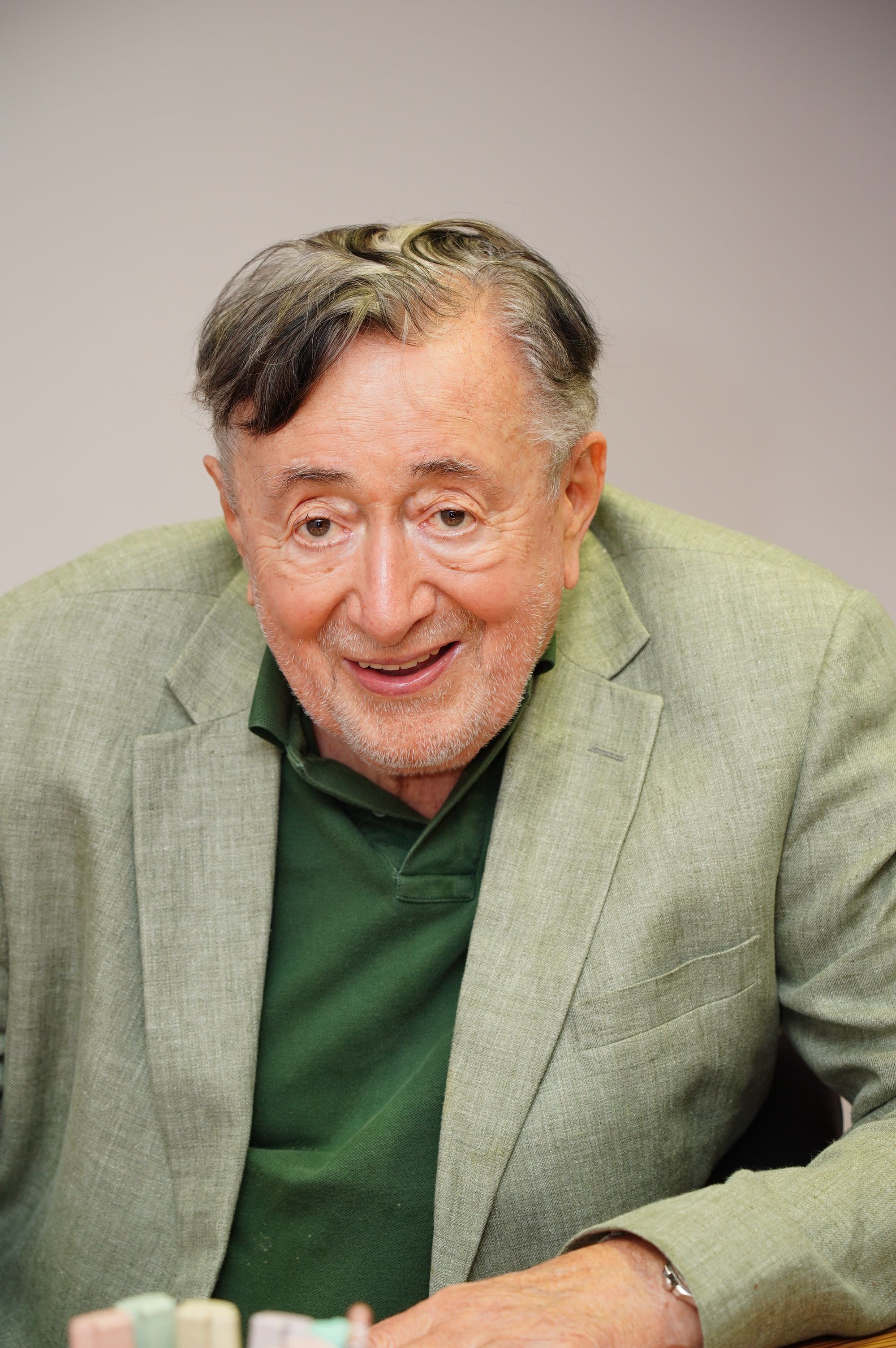 Richard Lugner leidet unter Rückenschmerzen.