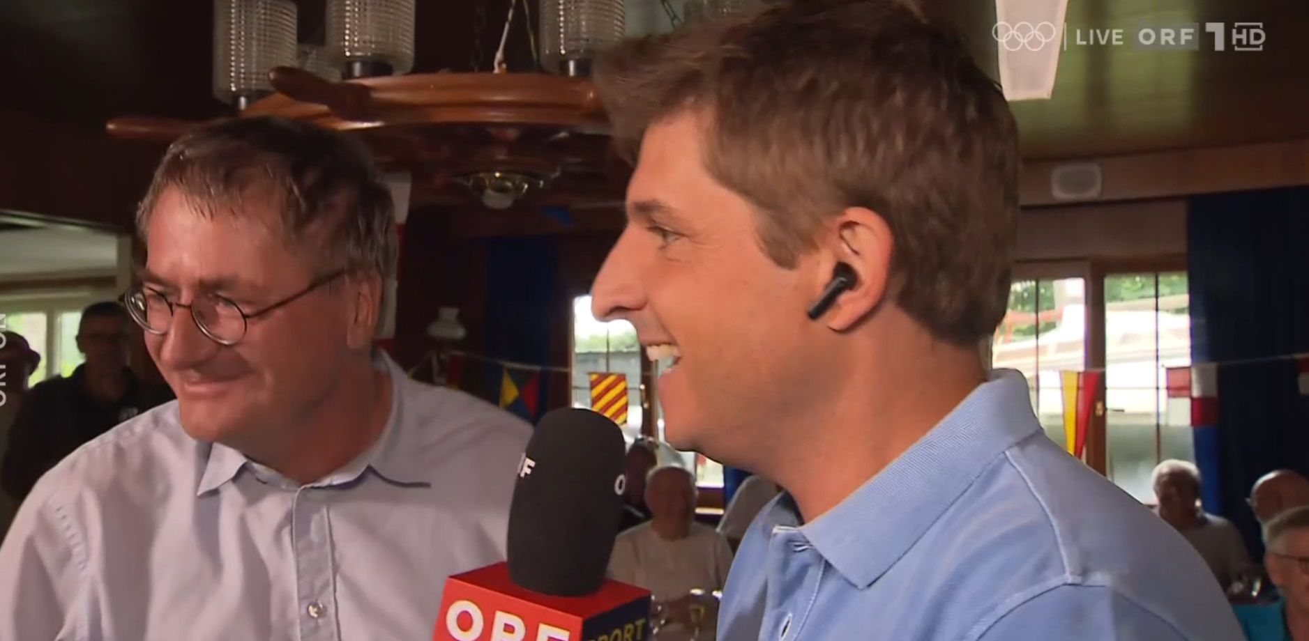 ORF-Mann Andreas Blum mit dem Interview im Yachtclub von Bregenz. 