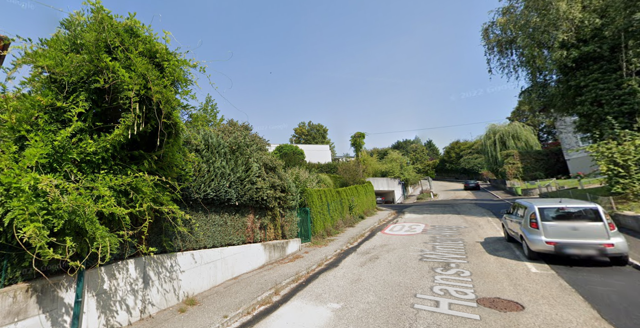 An Tempo 30 am Hans-Winter-Weg in Ried dürfte sich nicht jeder halten. Jetzt steht dort ein Blitzer. 