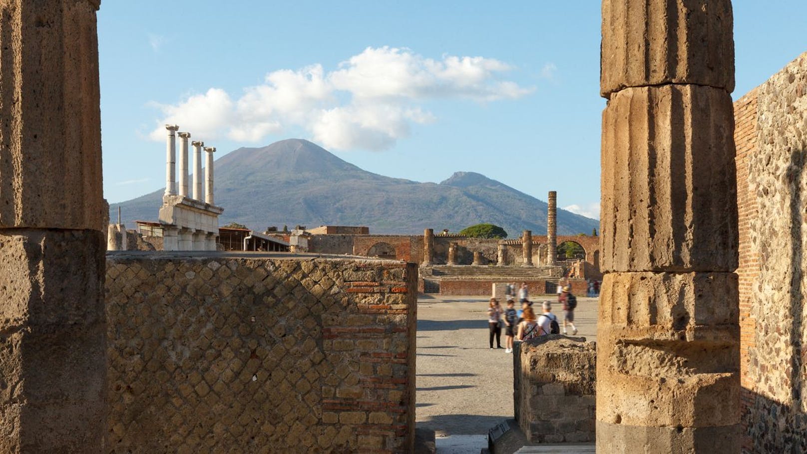 Mann ritzt Initialen in 2.000 Jahre altes Pompeji-Haus