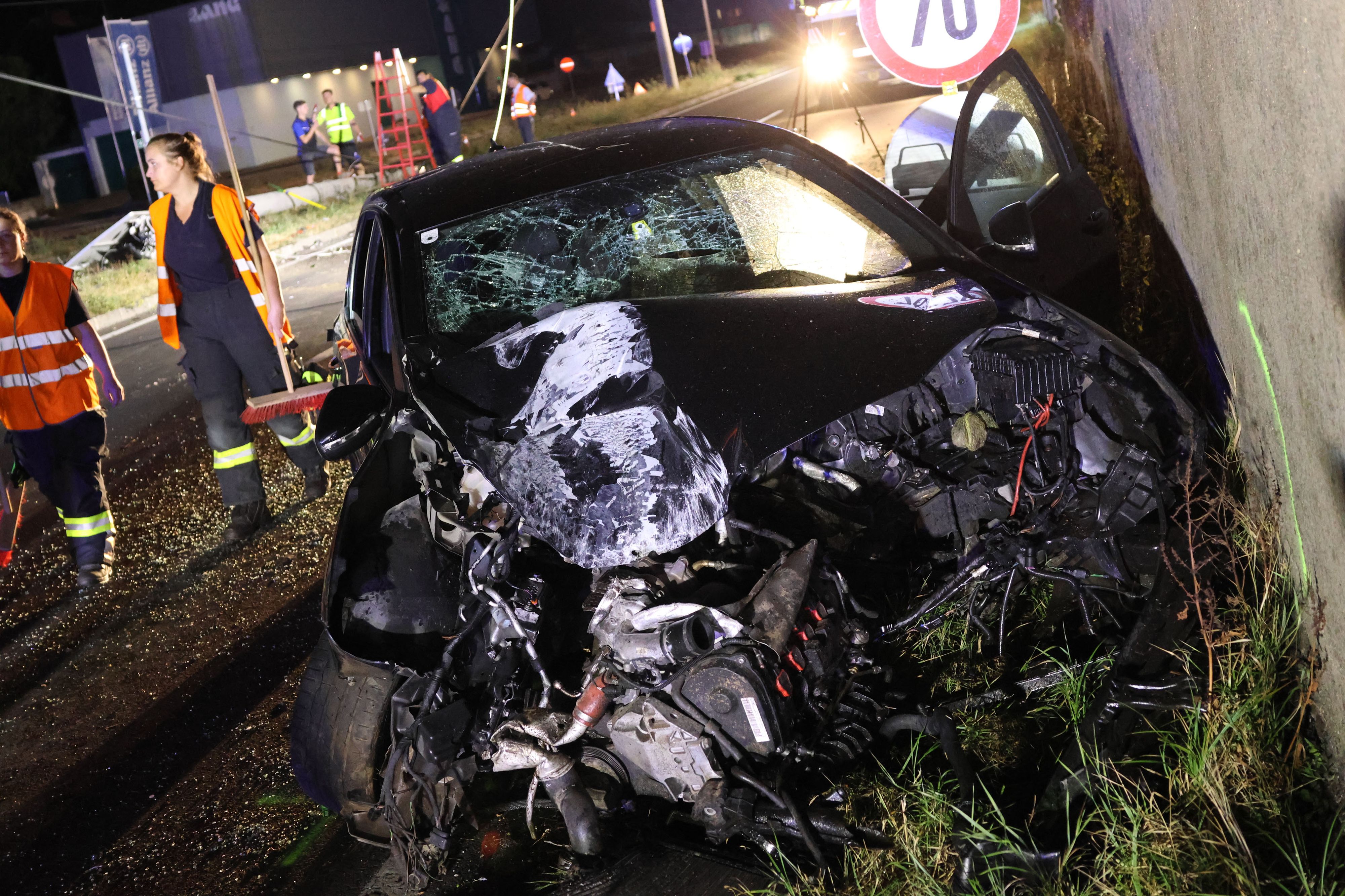 Raser verlor die Kontrolle – Schwerer Crash in der Nacht – Wiener ...