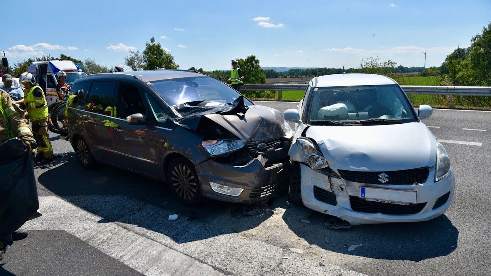 Der Unfall forderte zum Glück nur zwei leicht Verletzte. Die Kinder kamen ohne Verletzungen davon.