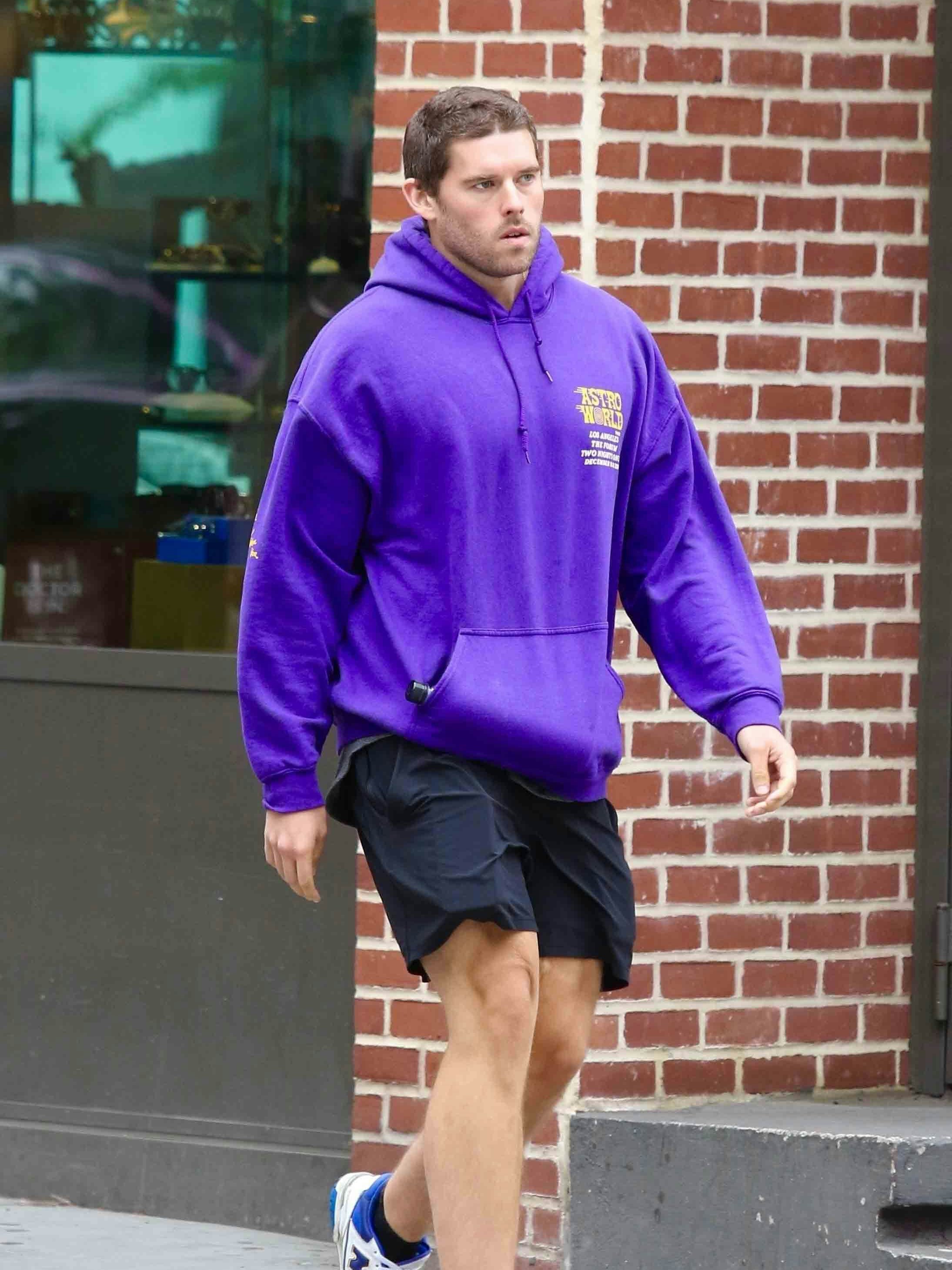 Christopher Schwarzenegger hat breite Schultern, wie sein Papa.