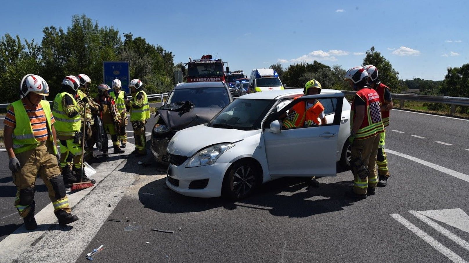 Der Unfall forderte zum Glück nur zwei leicht Verletzte. Die Kinder kamen ohne Verletzungen davon.