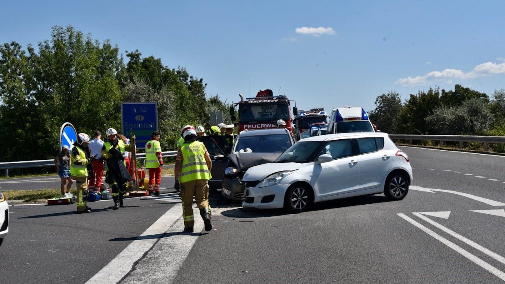 Der Unfall forderte zum Glück nur zwei leicht Verletzte. Die Kinder kamen ohne Verletzungen davon.