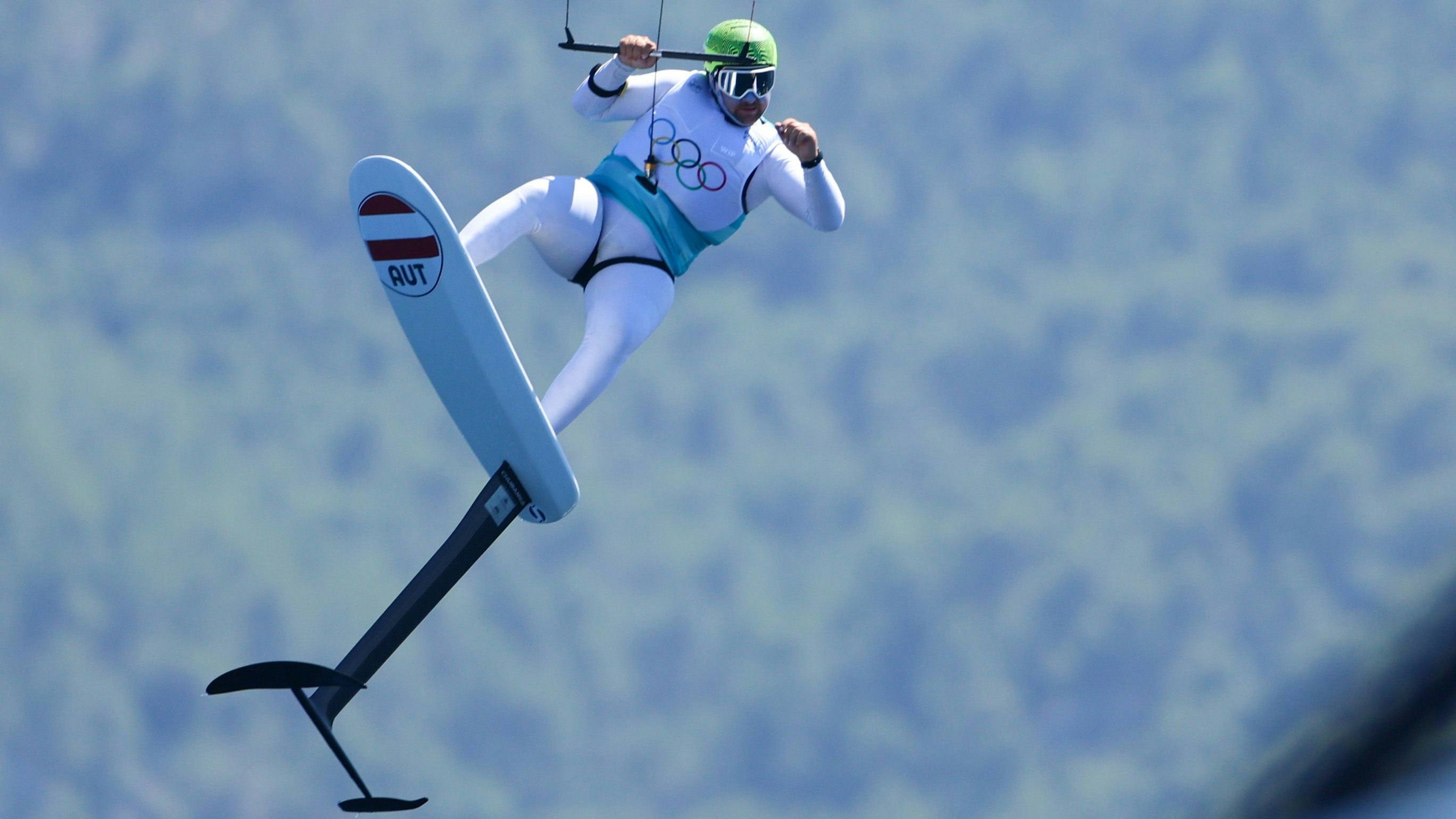 Heute.at - Darum war der Olympiasieger-Anzug von Bontus weiß