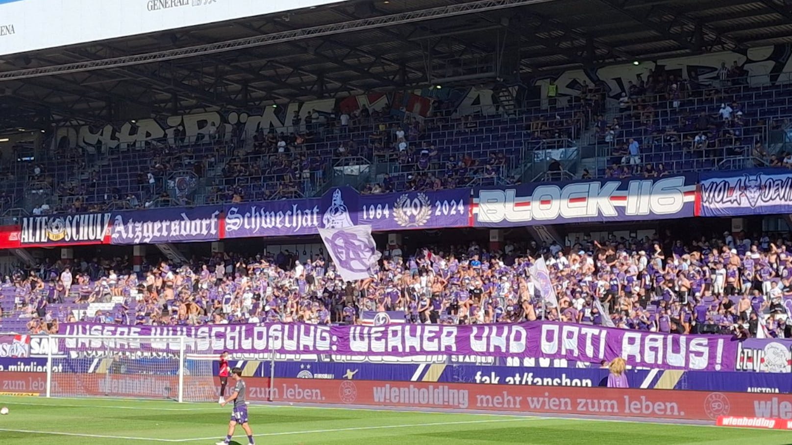 "Werner und Orti raus!" Austria-Fans gegen Sportbosse