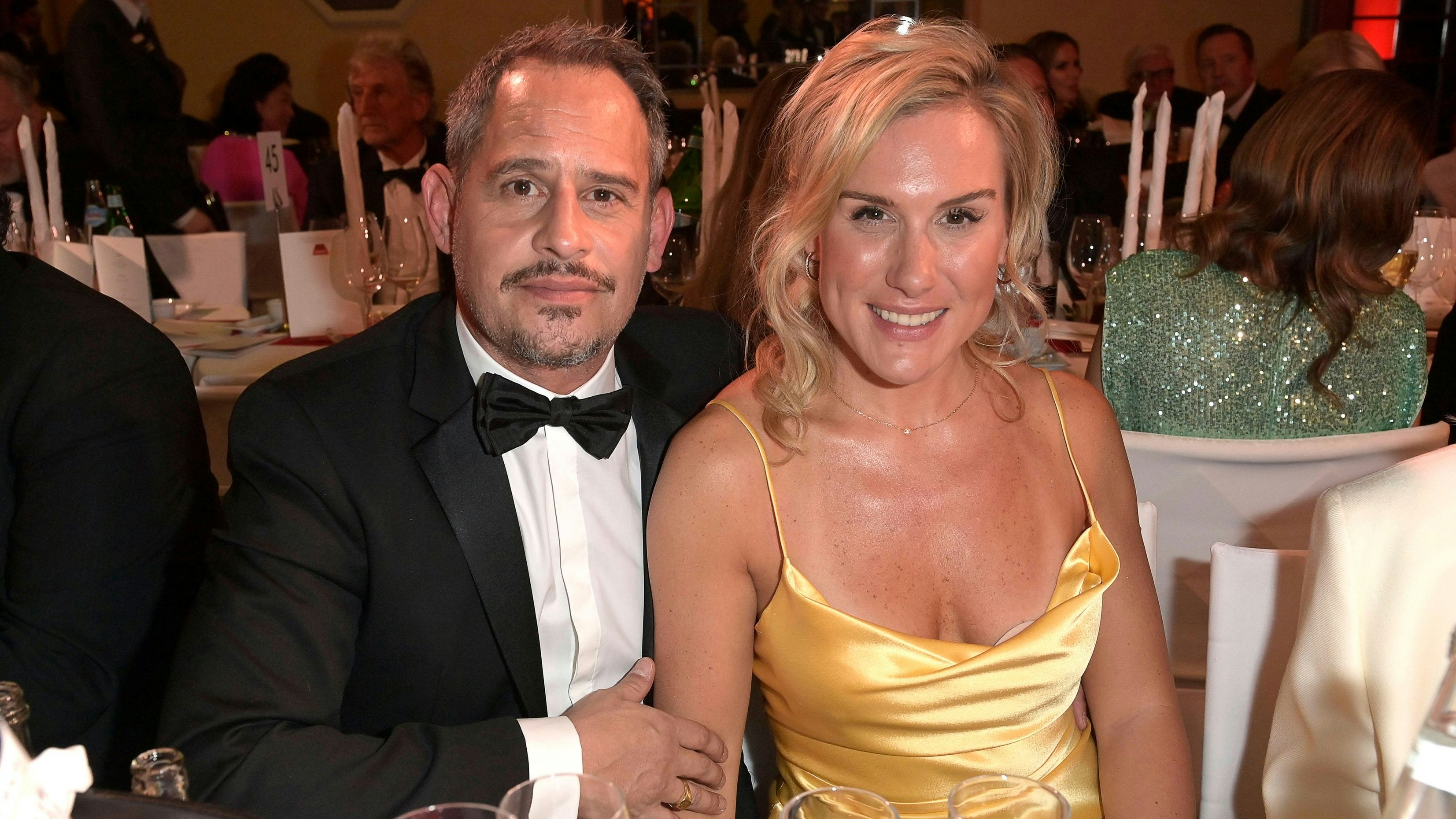 Moritz Bleibtreu mit Ehefrau Saskia Bleibtreu beim Deutschen Filmball 2024.