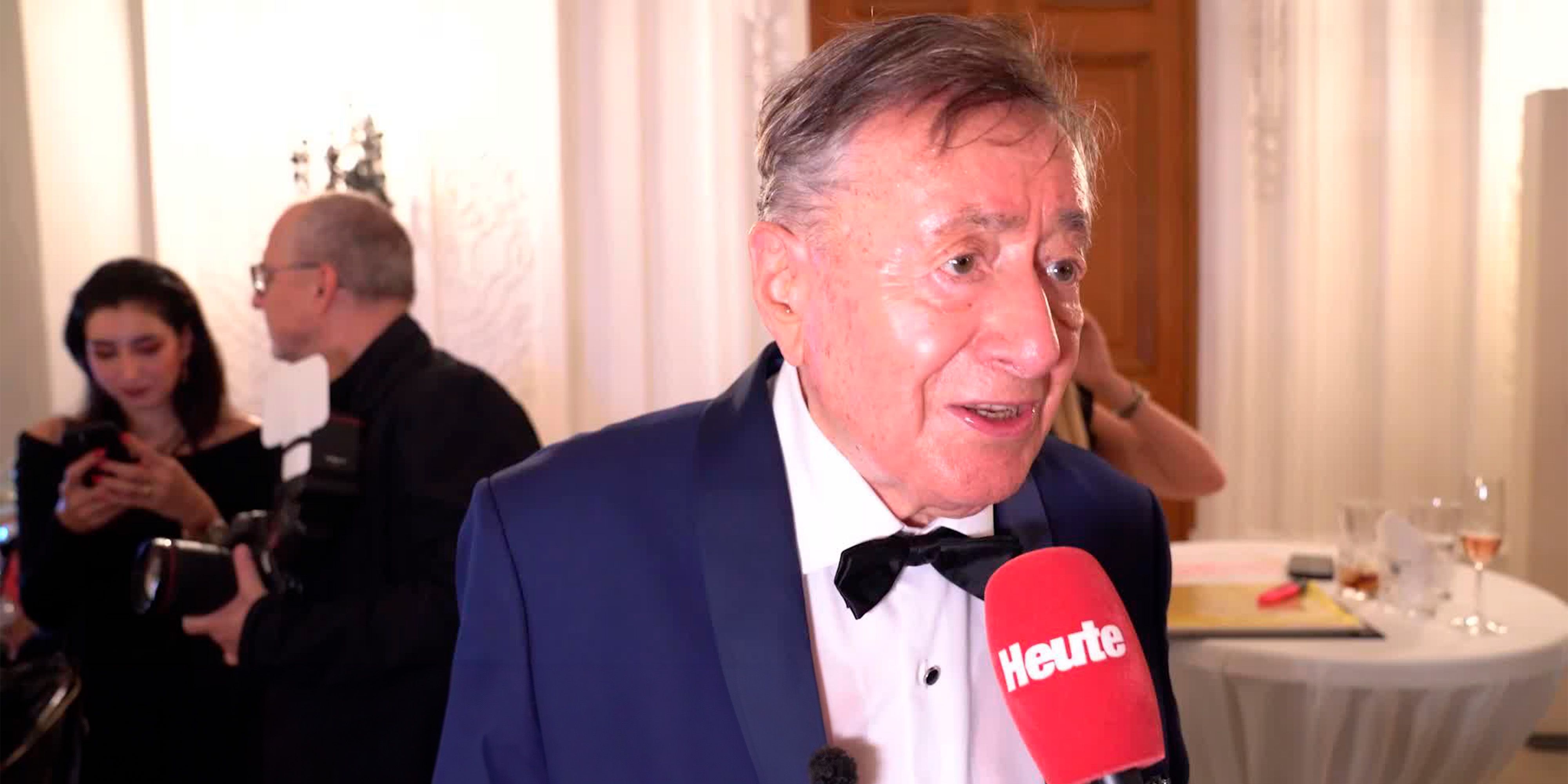 Heute.at - Gesundheit und a Frau: Hier war Lugner ganz emotional